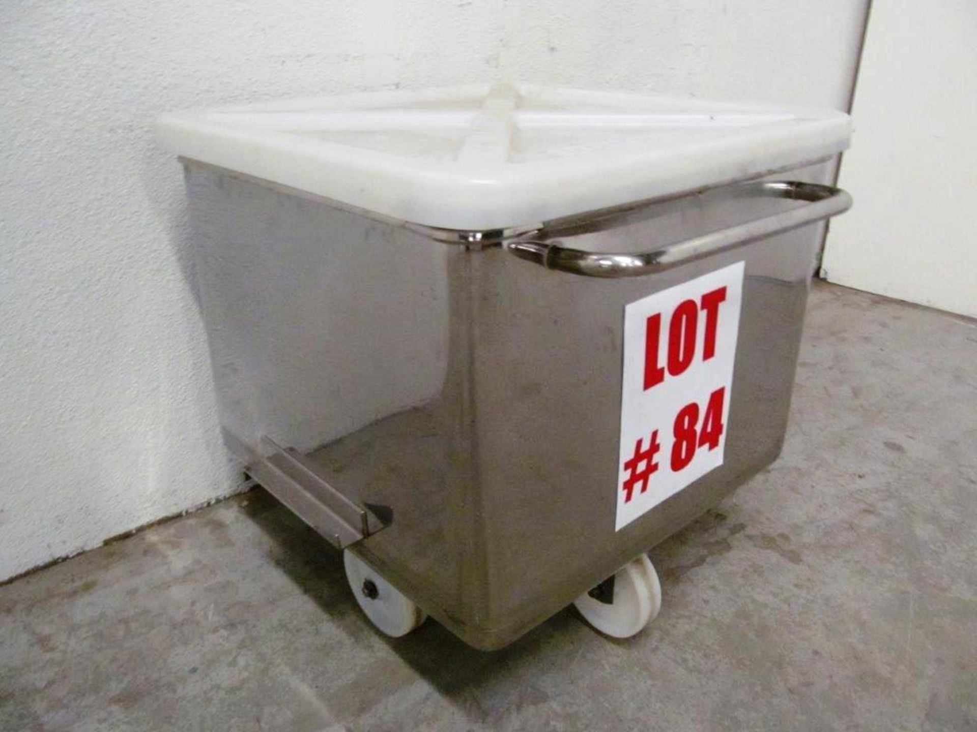 STAINLESS STEEL ROLL AROUND CART ON CASTERS, C/W S/S PLASTIC COVERS, 26'' X 27'' X 20'' DEEP X 27