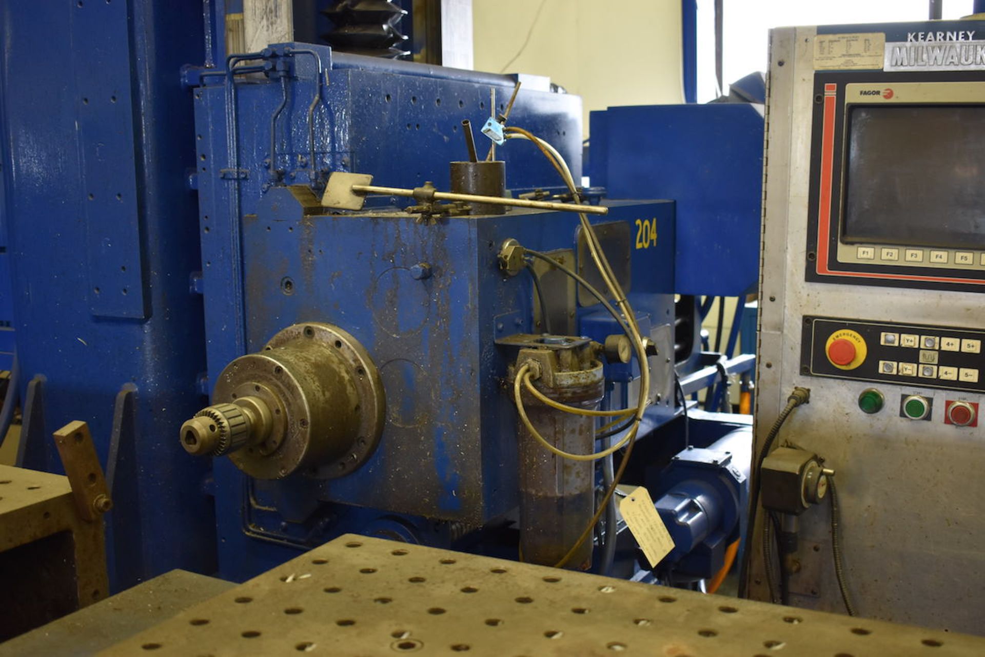 KEARNEY & TRECKER/MILWAUKEE 4" CNC TRAVELING COLUMN HORIZONTAL BORING MILL: S/N D3684; W/Fagor - Image 6 of 15