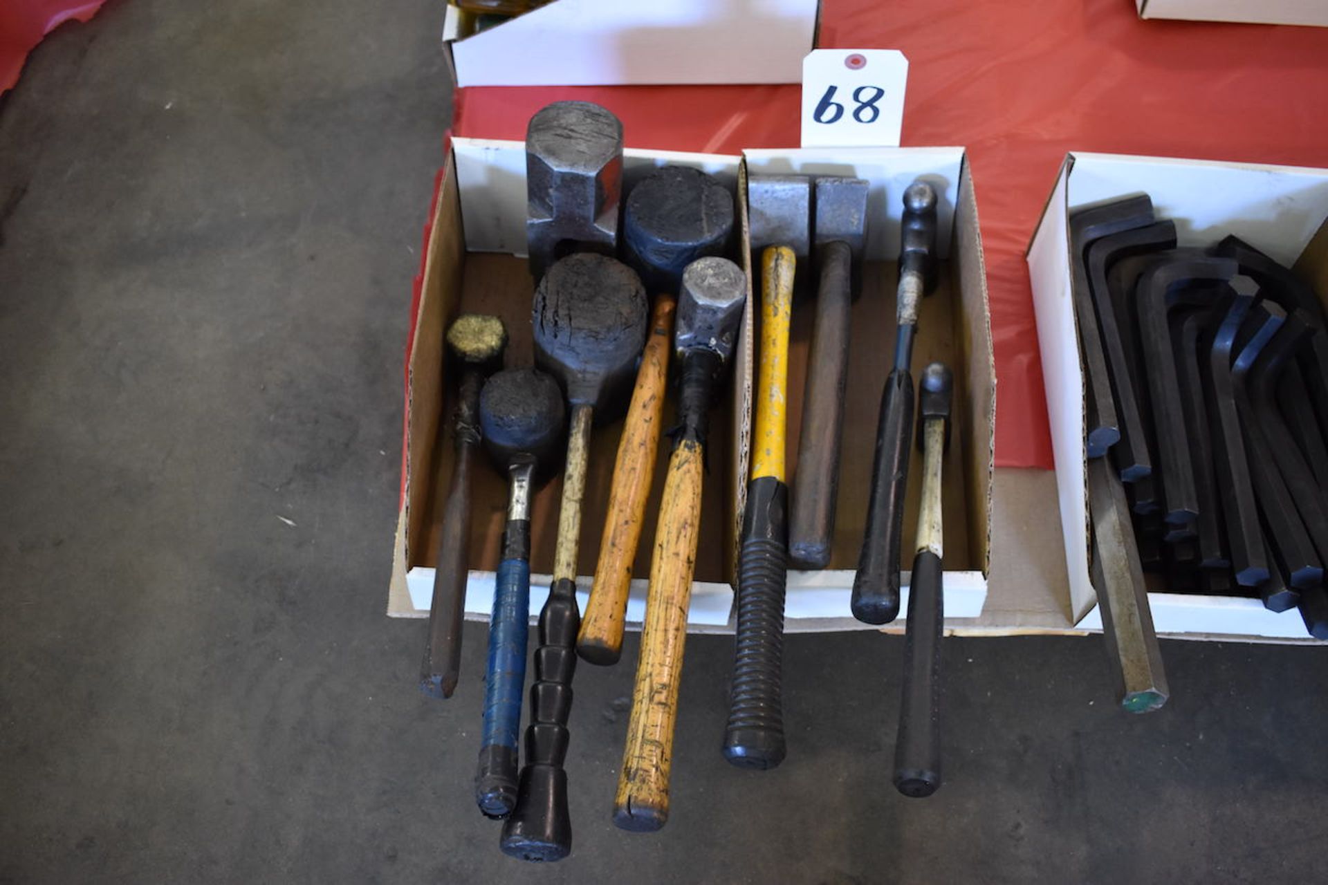 LOT: ASSORTED HAMMERS