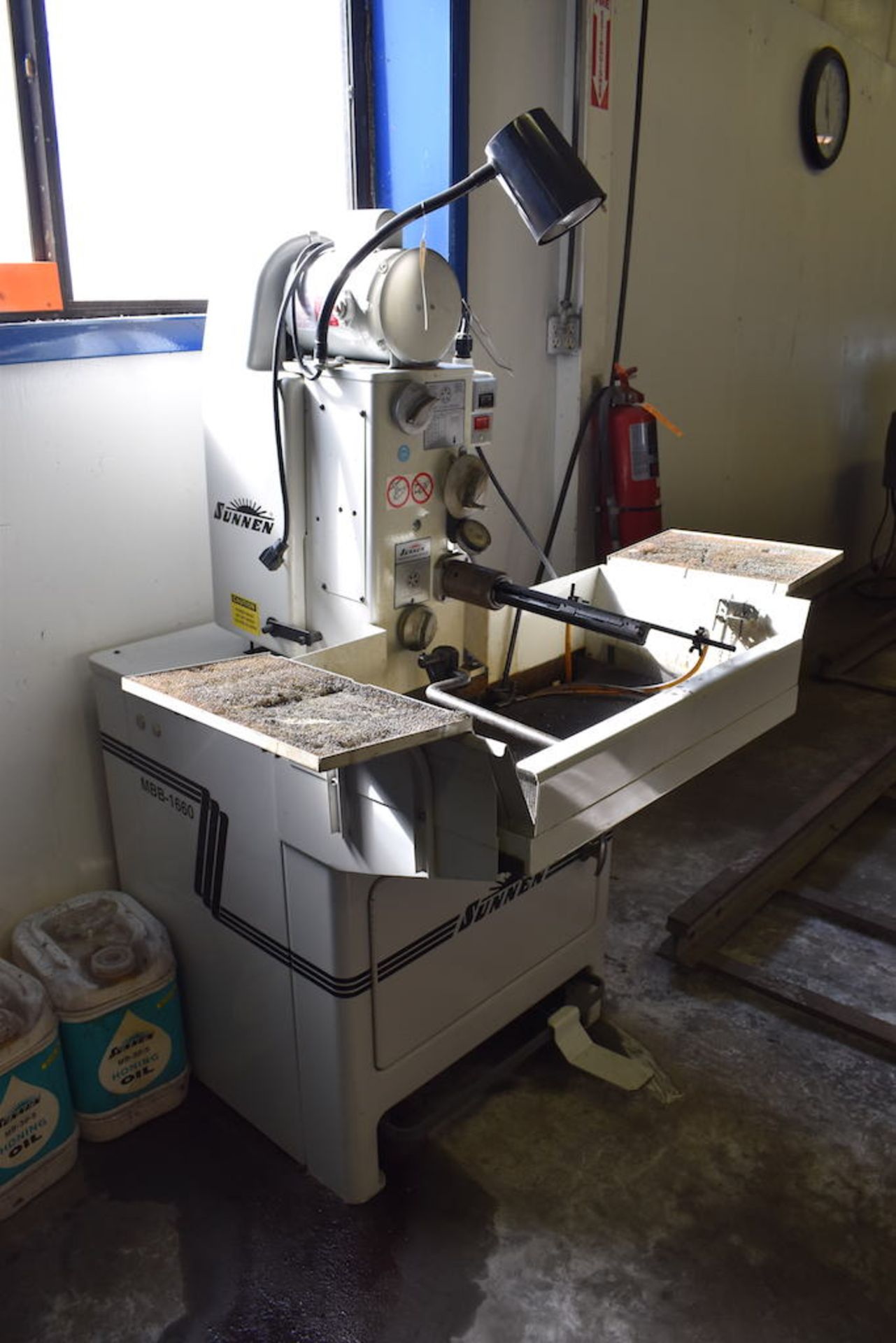 SUNNEN MODEL MBB-1660K PRECISION HONING MACHINE: S/N 3E1-96712 (2006); W/1/2 HP 115/220V; All - Image 2 of 8