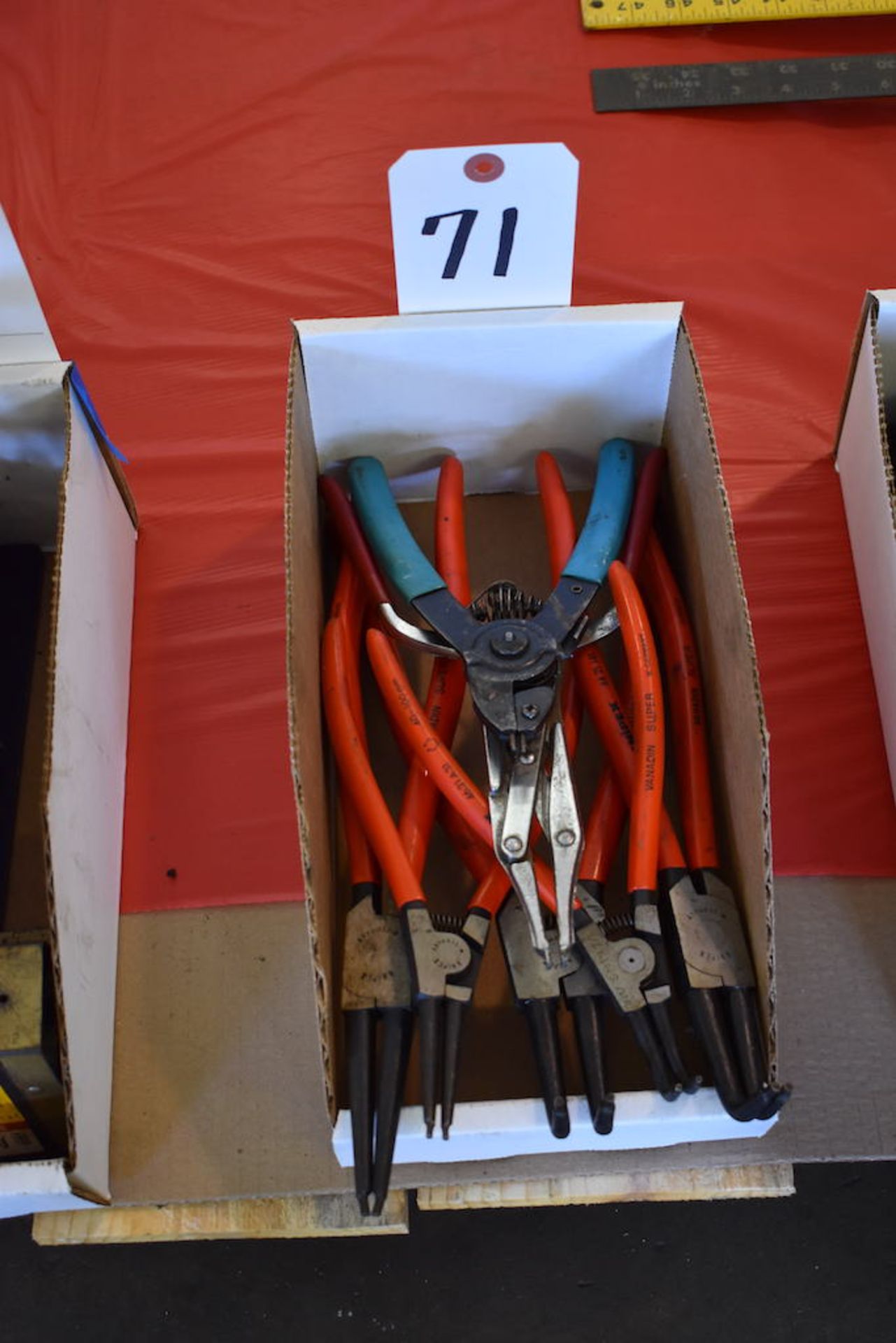 LOT: ASSORTED SNAP/RETAINING RING PLIERS