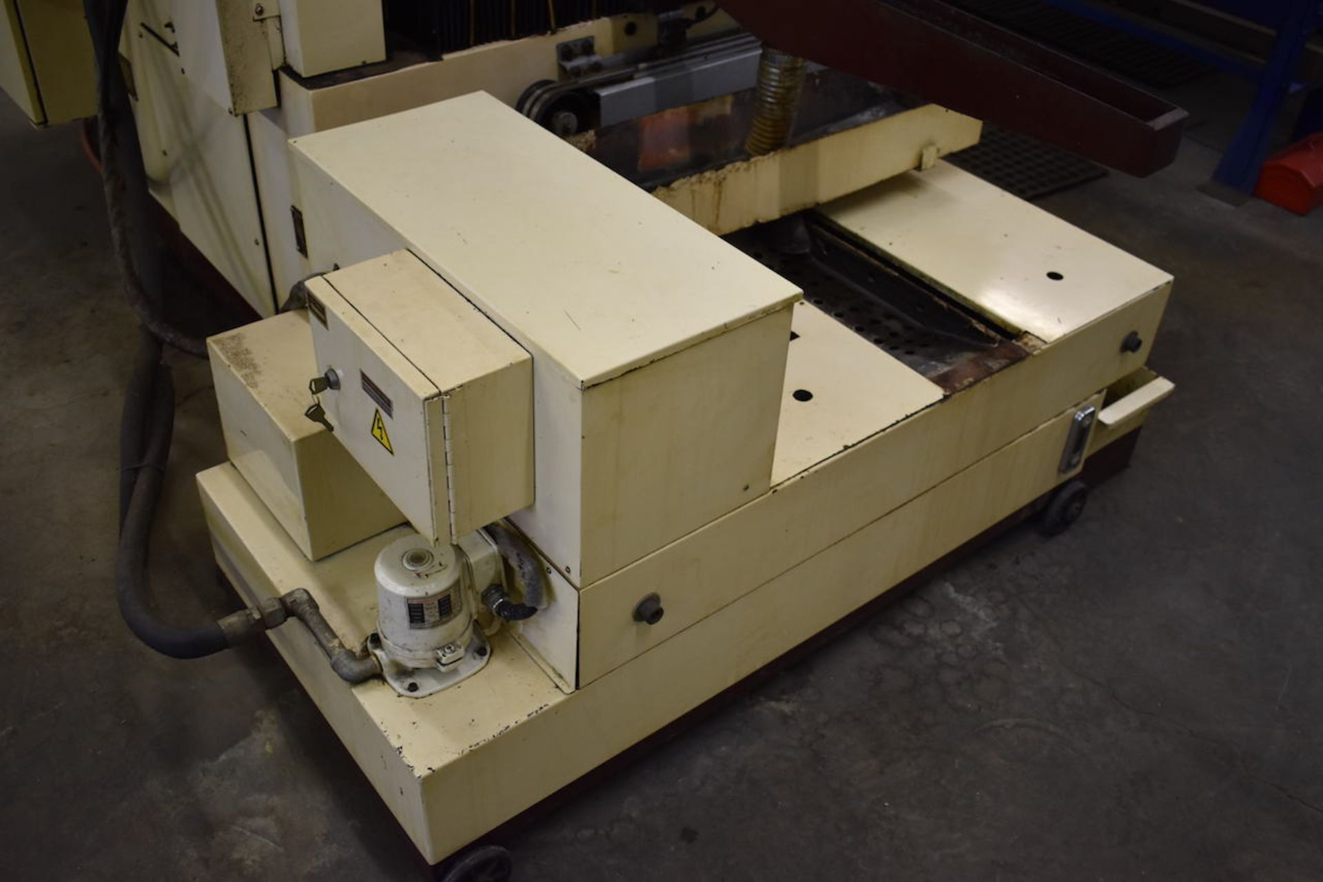 CHEVALIER 12" X 28" MODEL FSG1228ADII HYDRAULIC SURFACE GRINDER: S/N FB859001; W/Rough Grinding - Image 6 of 8