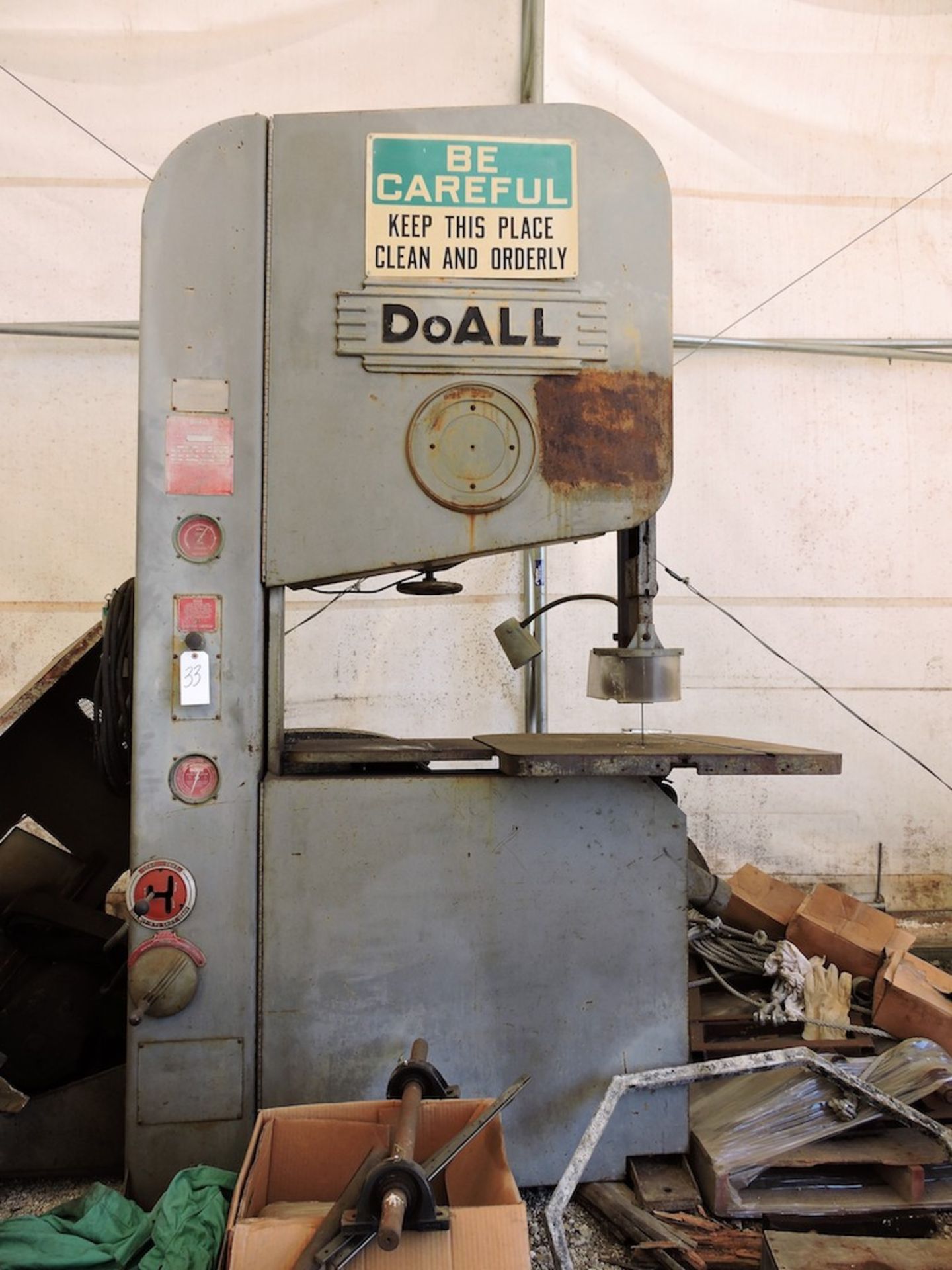 DO ALL 36" THROAT ZEPHYR MODEL 3620 VERTICAL BANDSAW: S/N31-682511; SHIPPING DIMS 48" DEEP X 68"