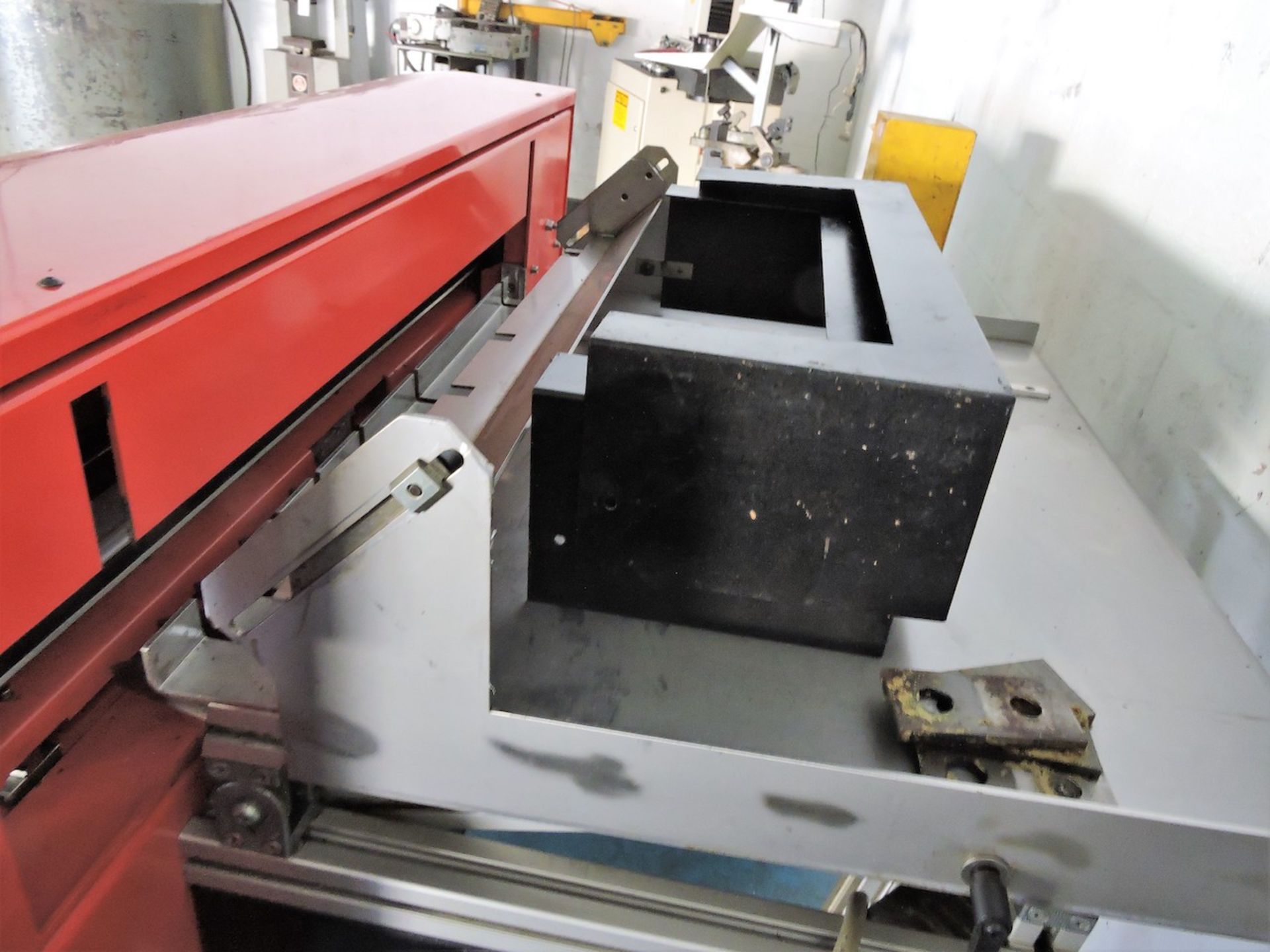 EMCO LM800 COMPACT BARFEEDER; W/Bar-Stock Dia. 6-25.5 mm; Bar Stock Length 100-600mm. - Image 3 of 4