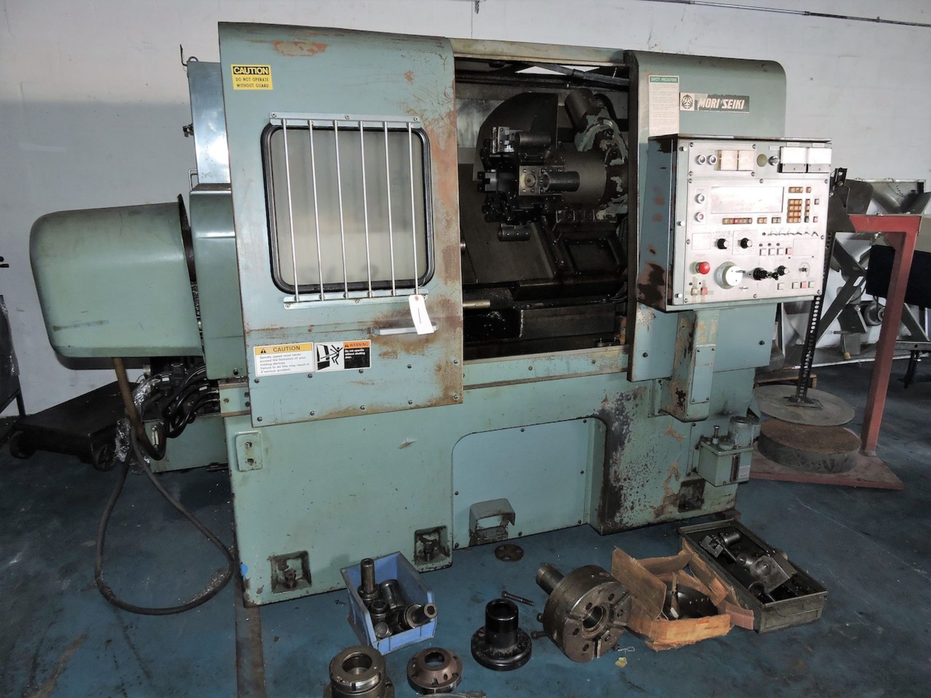 MORI SEIKI SL-2B TURNING CENTER WITH YASNAC CONTROL, 8 STATION TURRET, TOOLING, CHUCK AND COLLET - Image 6 of 16