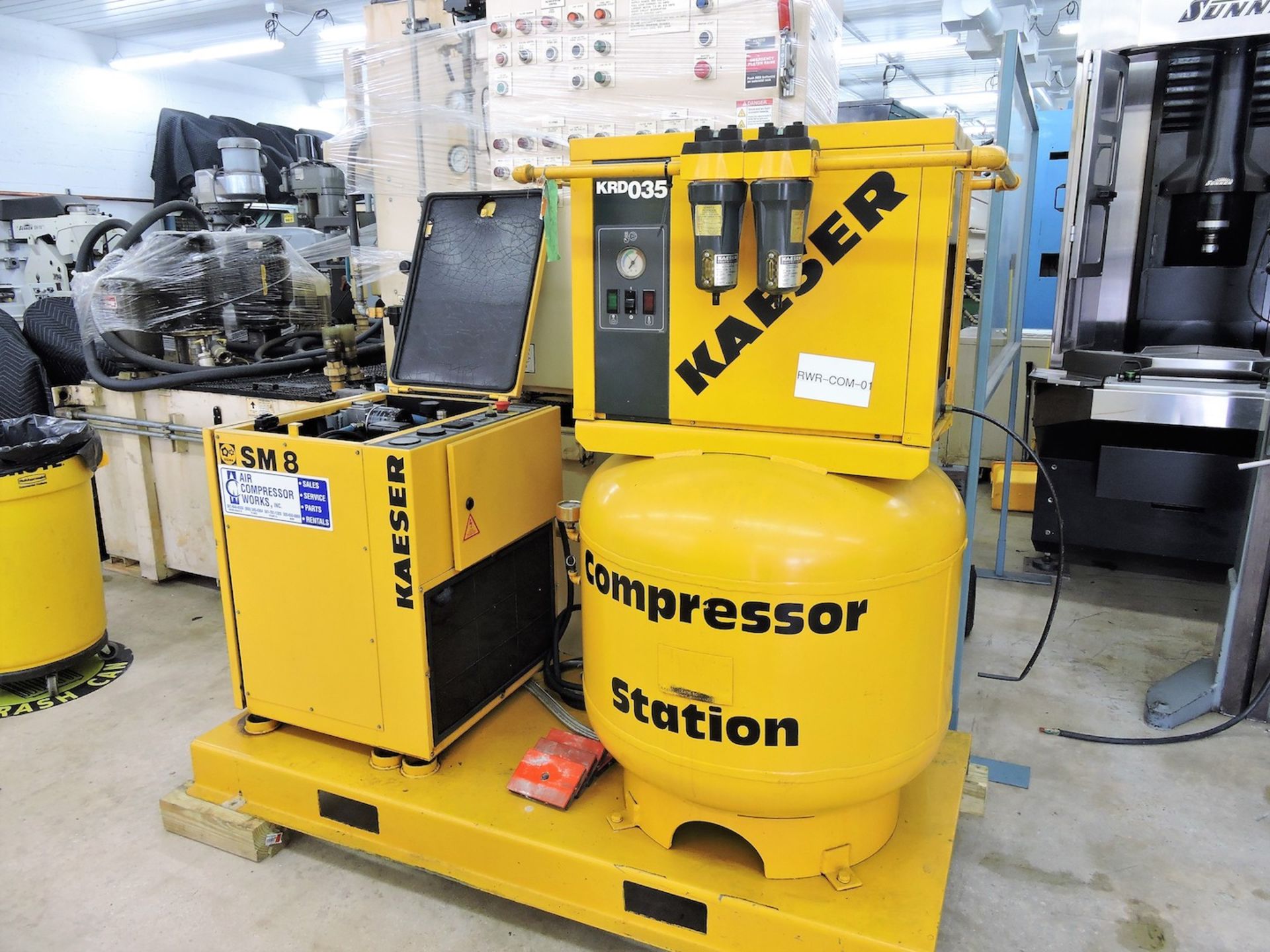 KAESER 7.5 HP ROTARY SCREW AIR COMPRESSOR; SM-8, W/78 CFM @125 PSI; Oil Injected Rotary Screw End; - Image 2 of 6