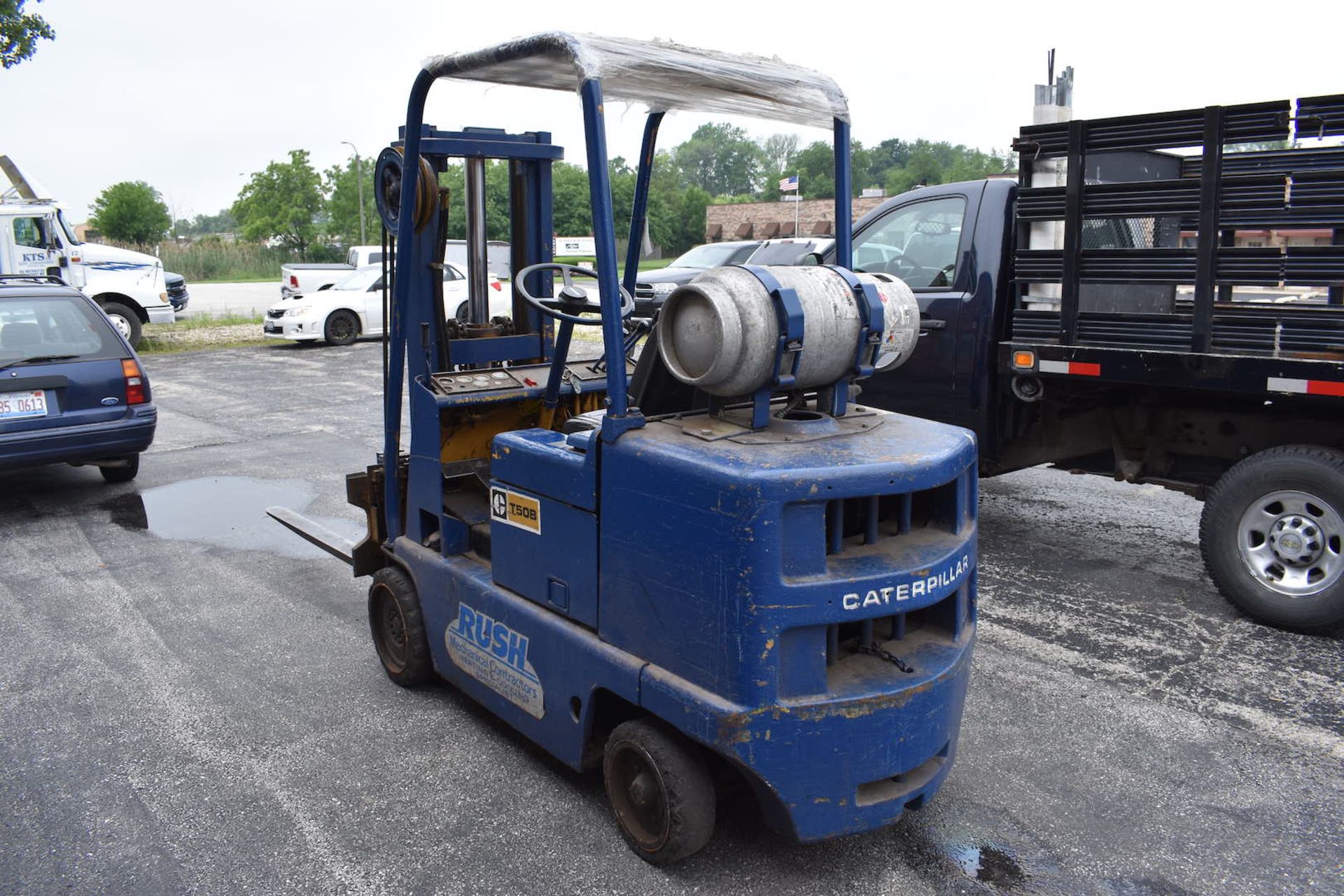 Caterpillar 5000 lb. Model T50B LP Forklift Truck, S/N 14N1869, Side Shift, Solid Tires, 2-Stage - Image 3 of 8