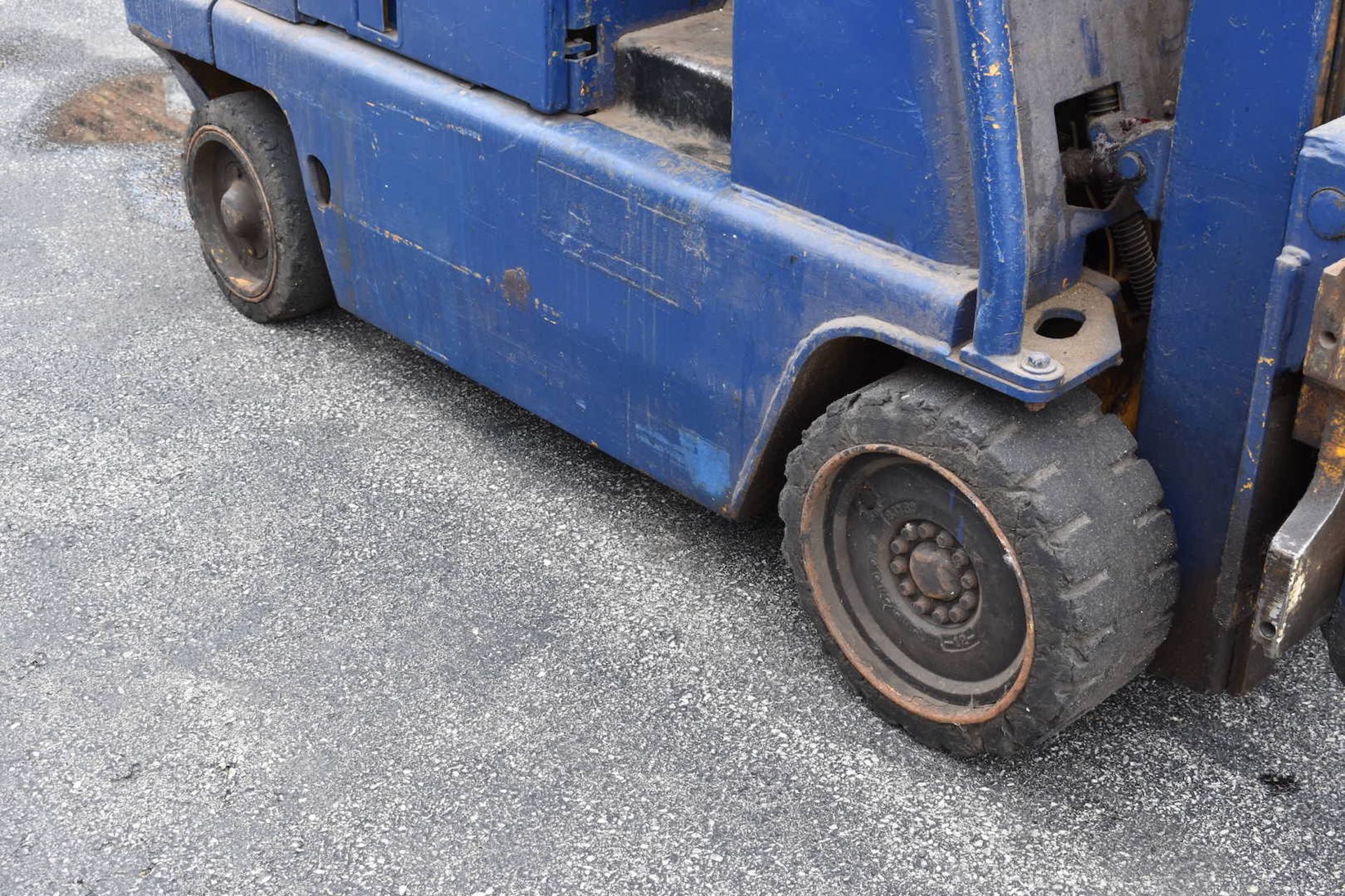 Caterpillar 5000 lb. Model T50B LP Forklift Truck, S/N 14N1869, Side Shift, Solid Tires, 2-Stage - Image 8 of 8