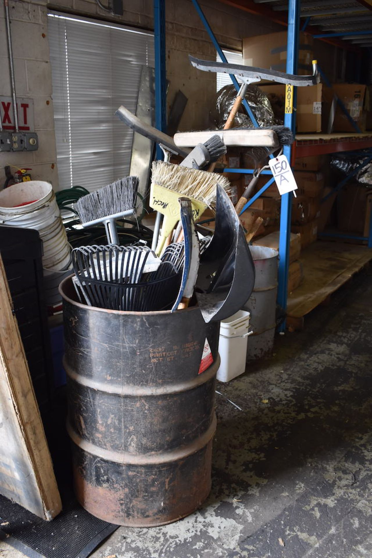 Lot: Brooms, Shovels & Squeegees