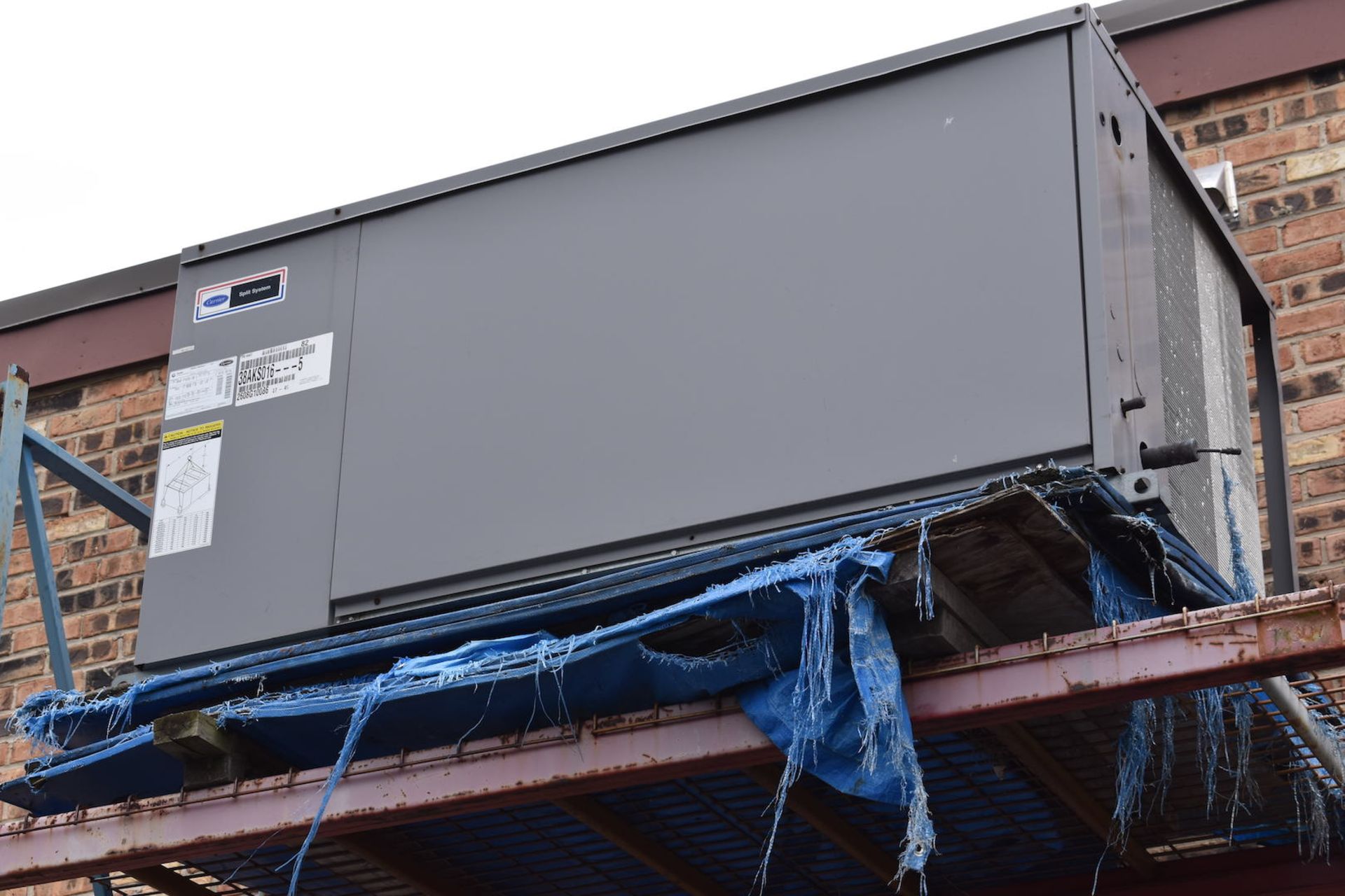 Carrier Split System Air Conditioning Unit