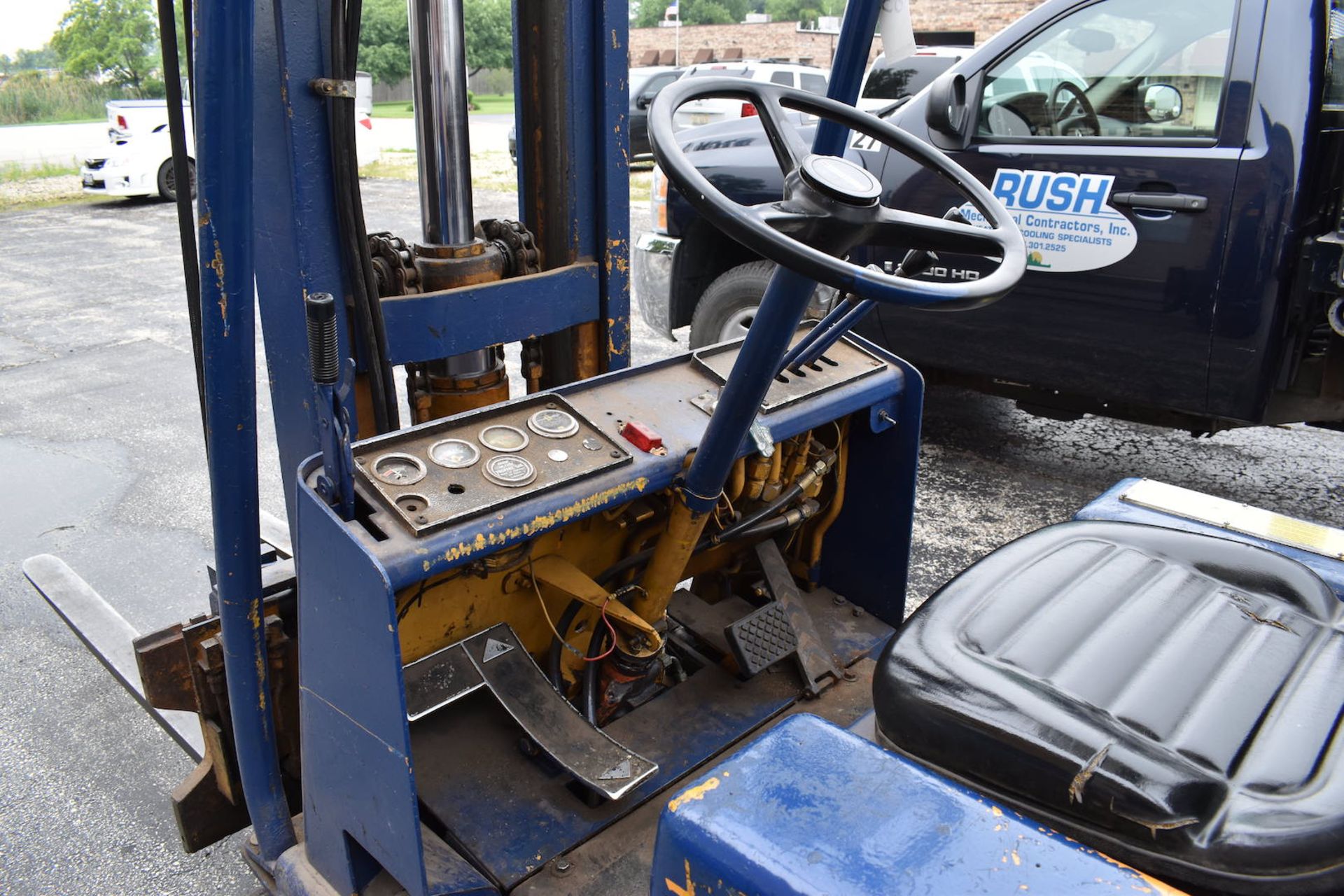 Caterpillar 5000 lb. Model T50B LP Forklift Truck, S/N 14N1869, Side Shift, Solid Tires, 2-Stage - Image 5 of 8