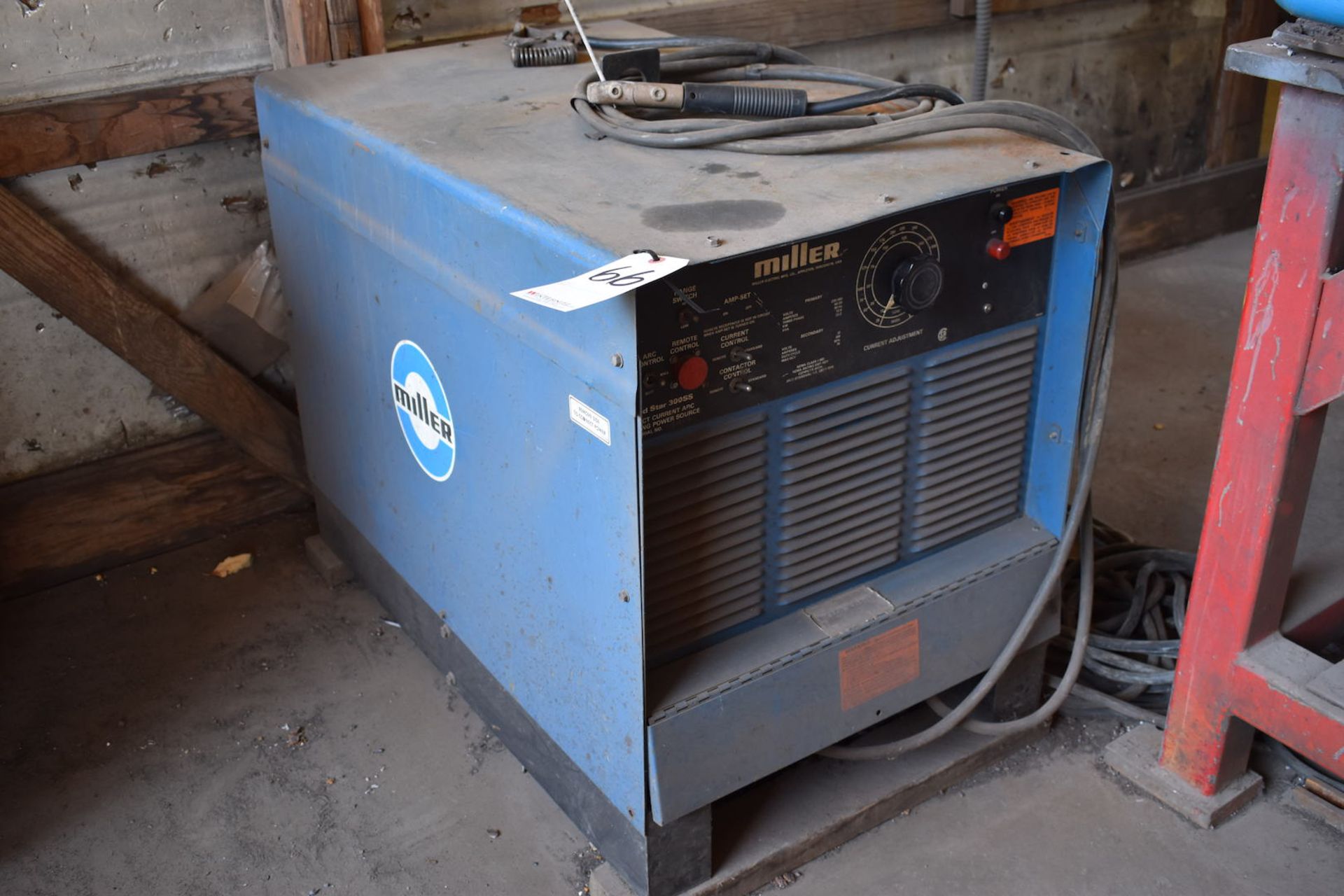 Miller 300 Amp Model Goldstar 300SS Welder, S/N JF846921 (1985)