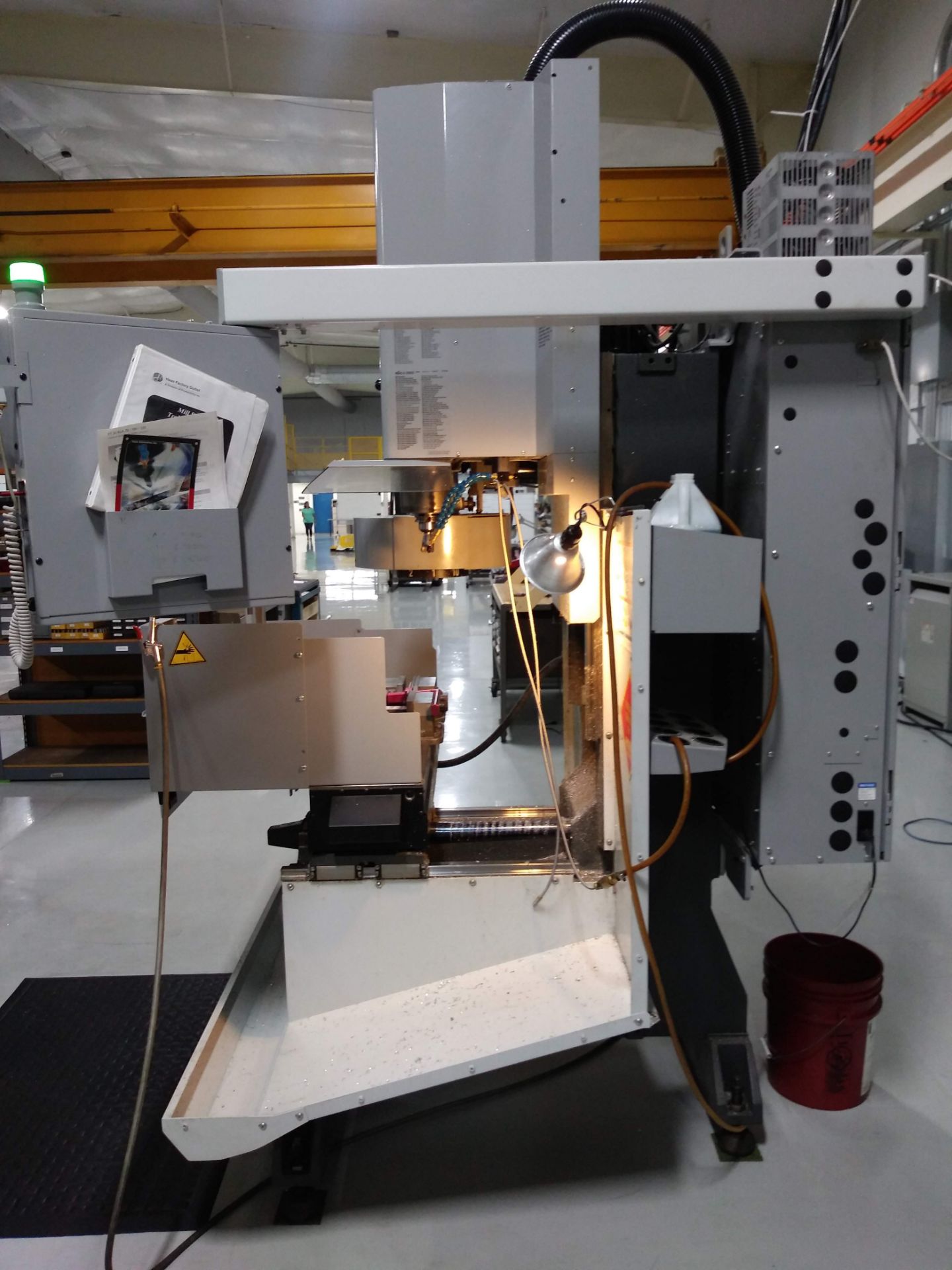 2010 HAAS MODEL TM-1 CNC TOOLROOM MILL: S/N 1078620; 10-POSITION AUTOMATIC TOOL CHANGER; 40 TAPER; - Bild 5 aus 11