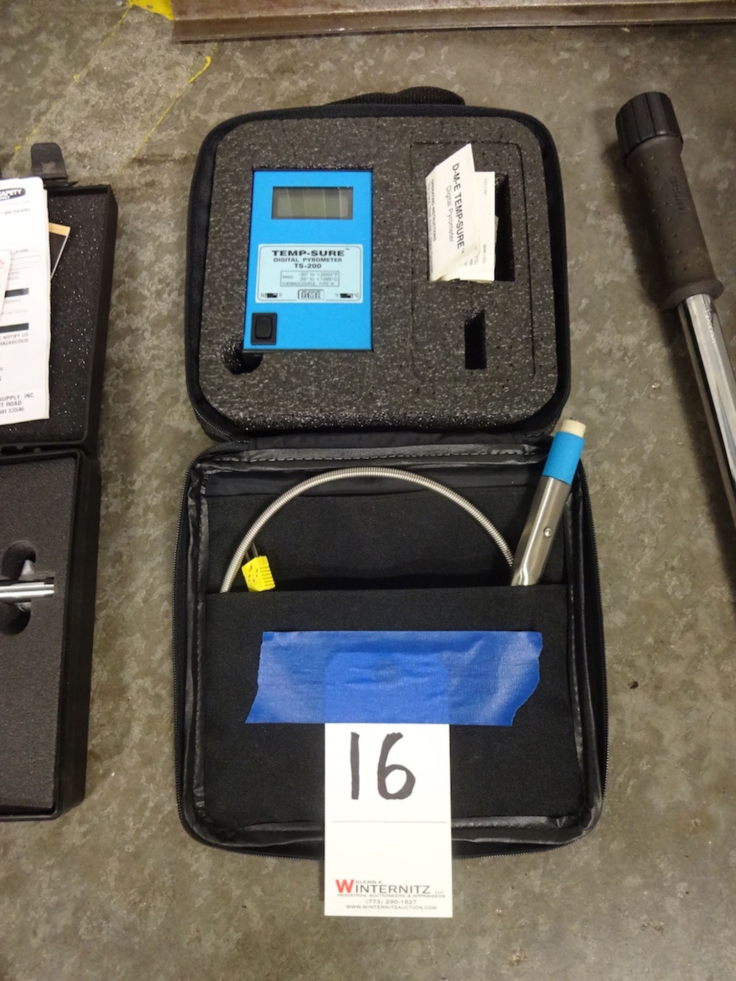 D-M-E Temp-Sure Model TS-200 Digital Pyrometer