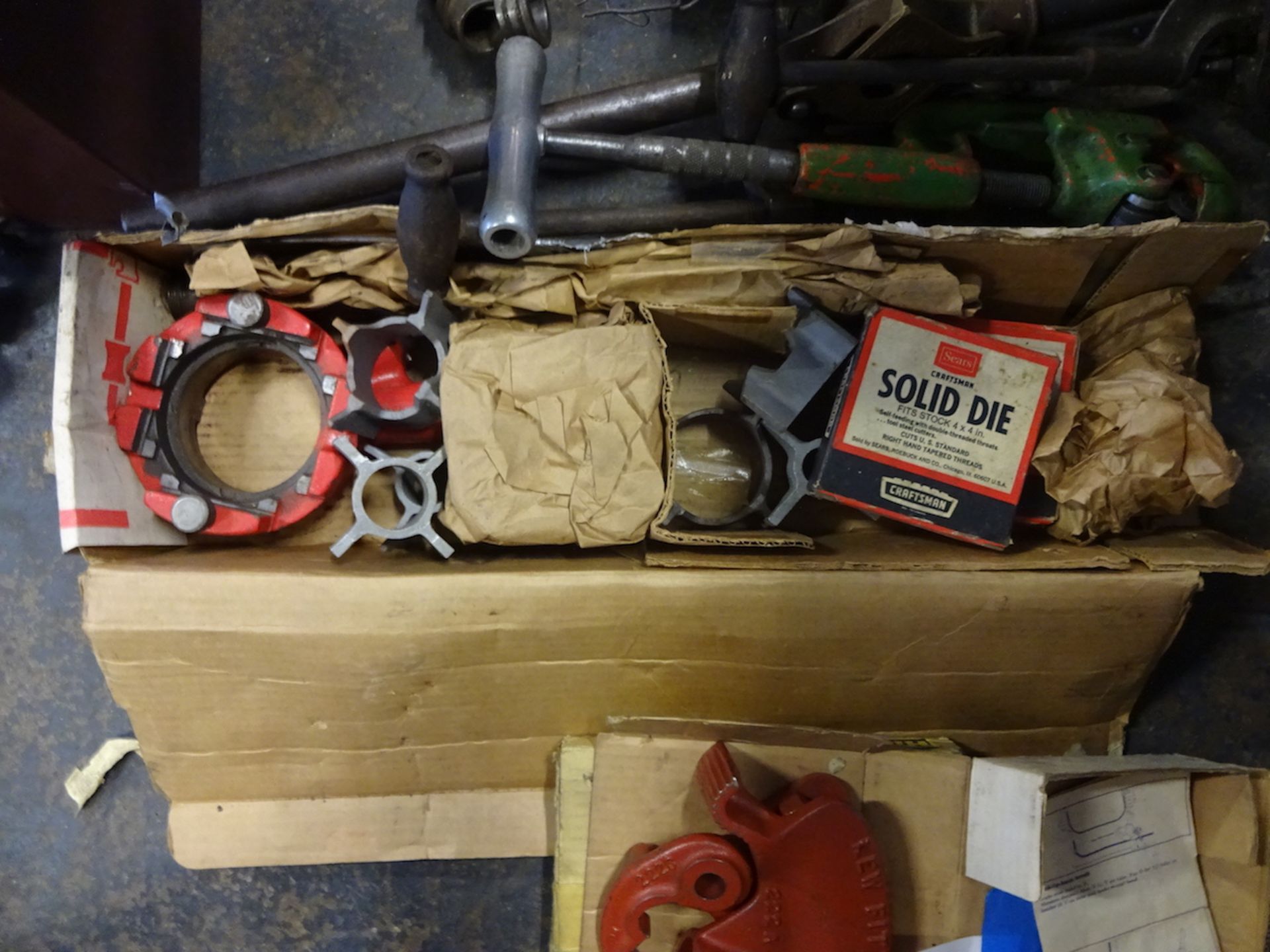 LOT: Pipe Cutters, etc.. - Image 2 of 3