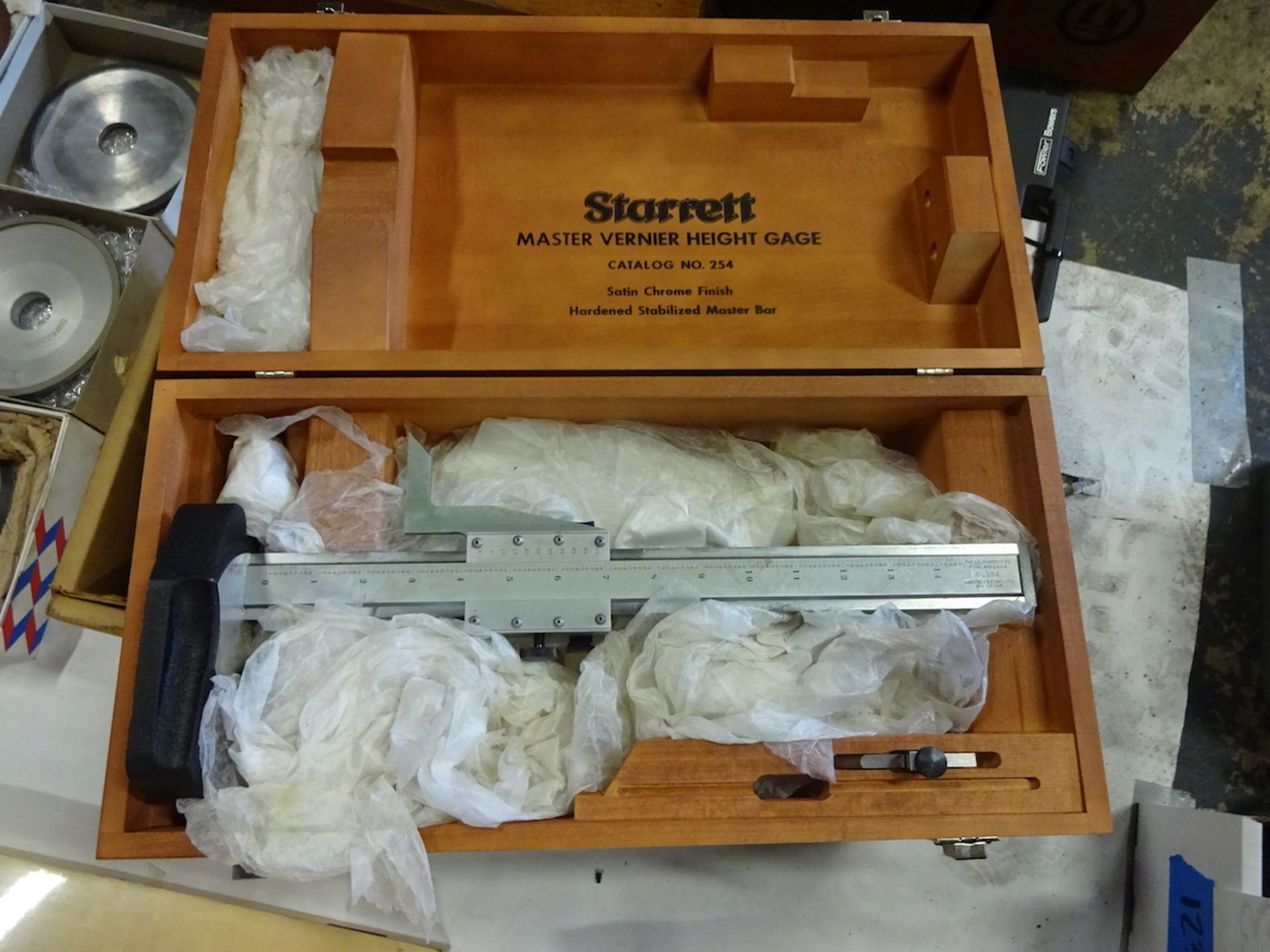 Starrett Cat. #254 14 in. Master Vernier Height Gage