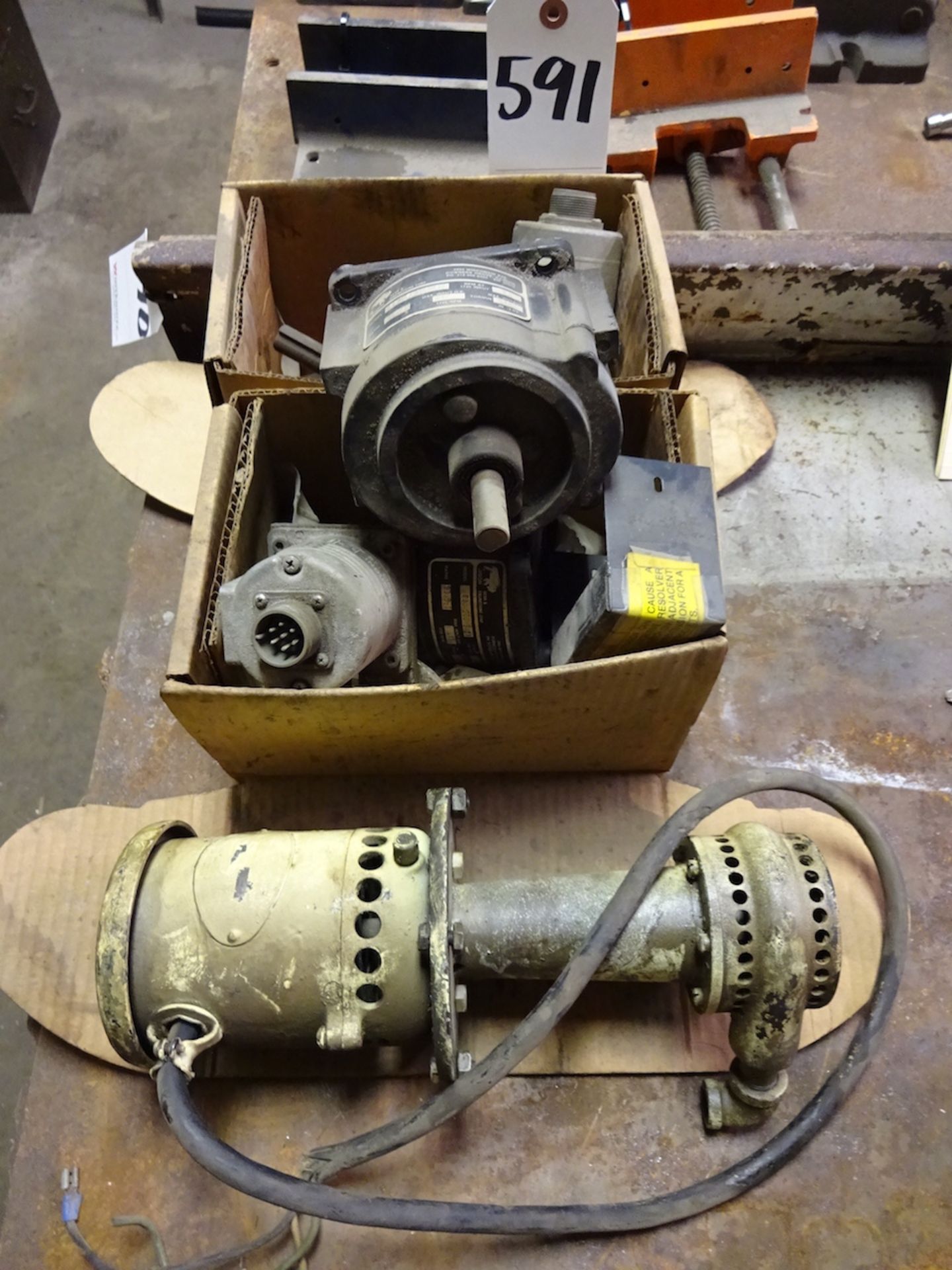 LOT: Assorted Pumps