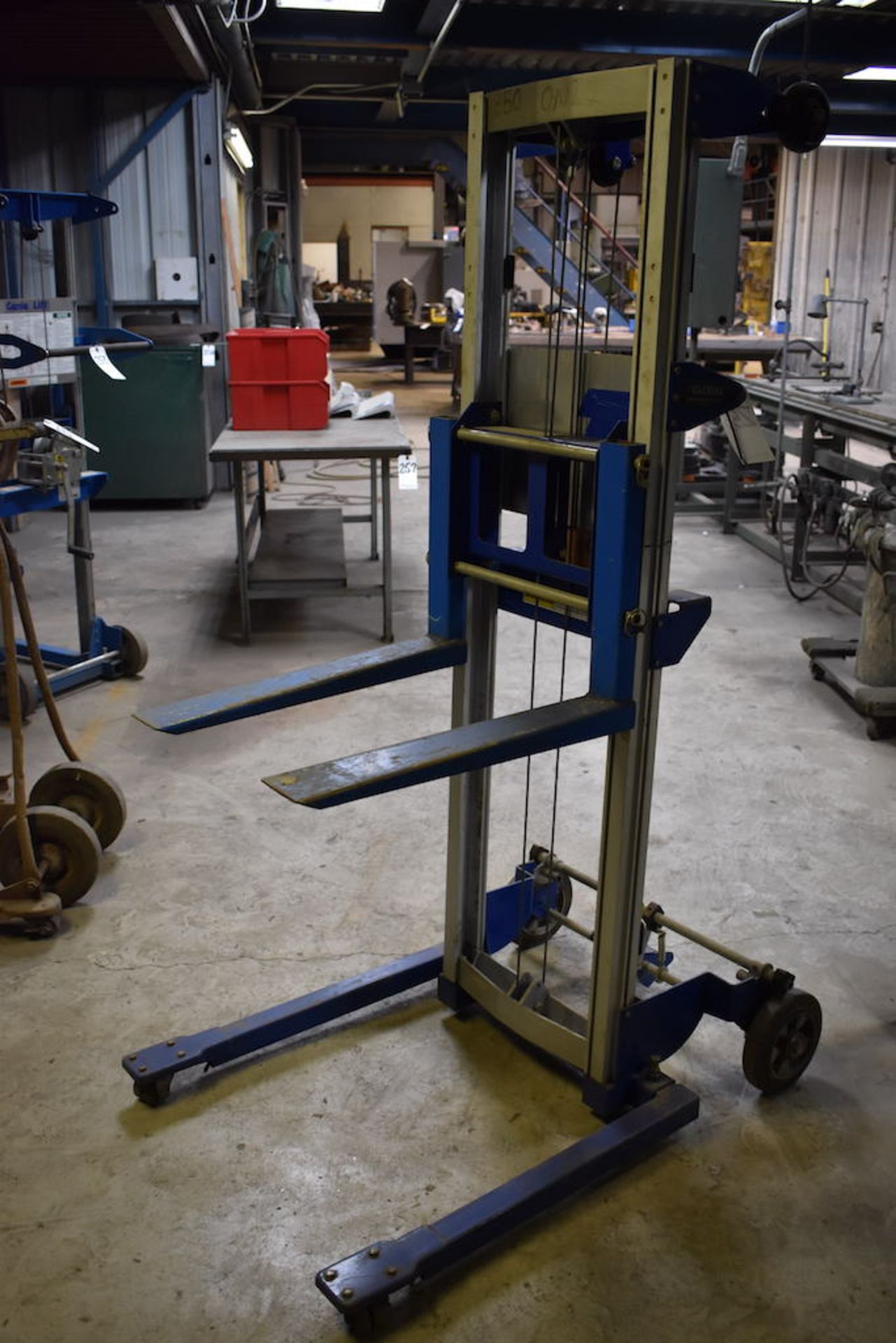 Genie Lift 400 lb. Model GL8-BR Cable Lift - Image 2 of 2