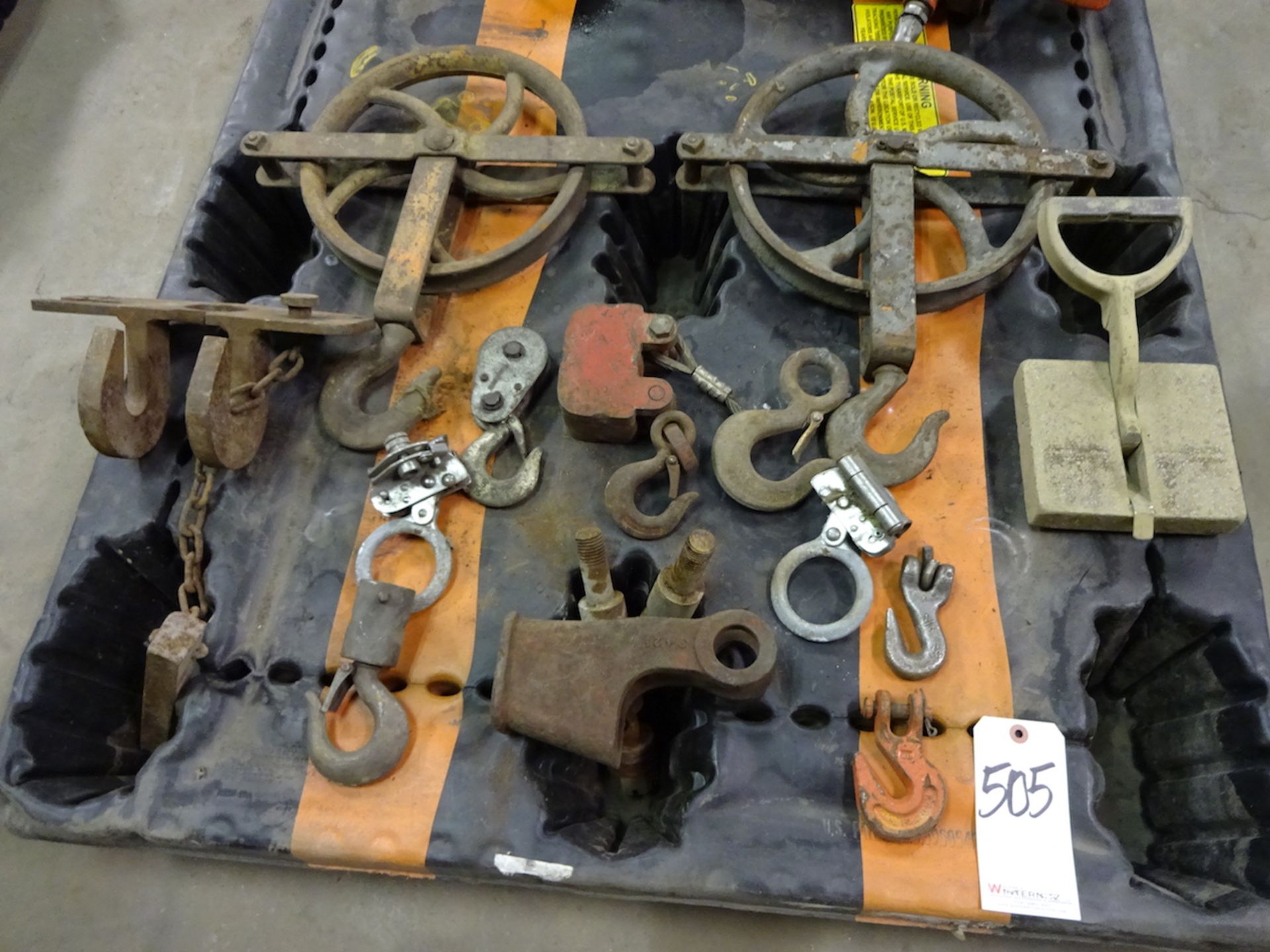 LOT: Assorted Rigging Equipment