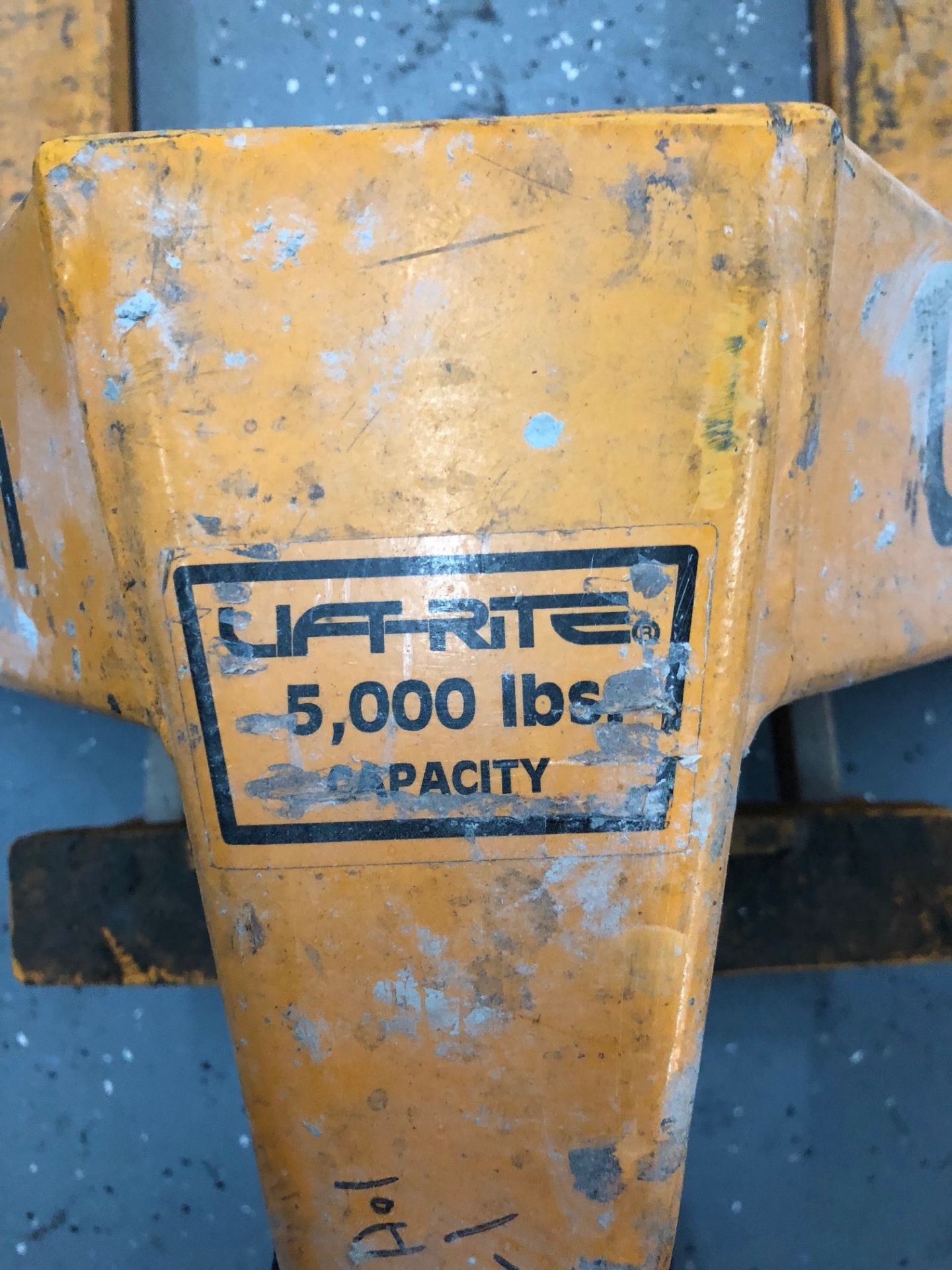 LIFTRITE 5000 LB PALLET JACK - Image 3 of 3