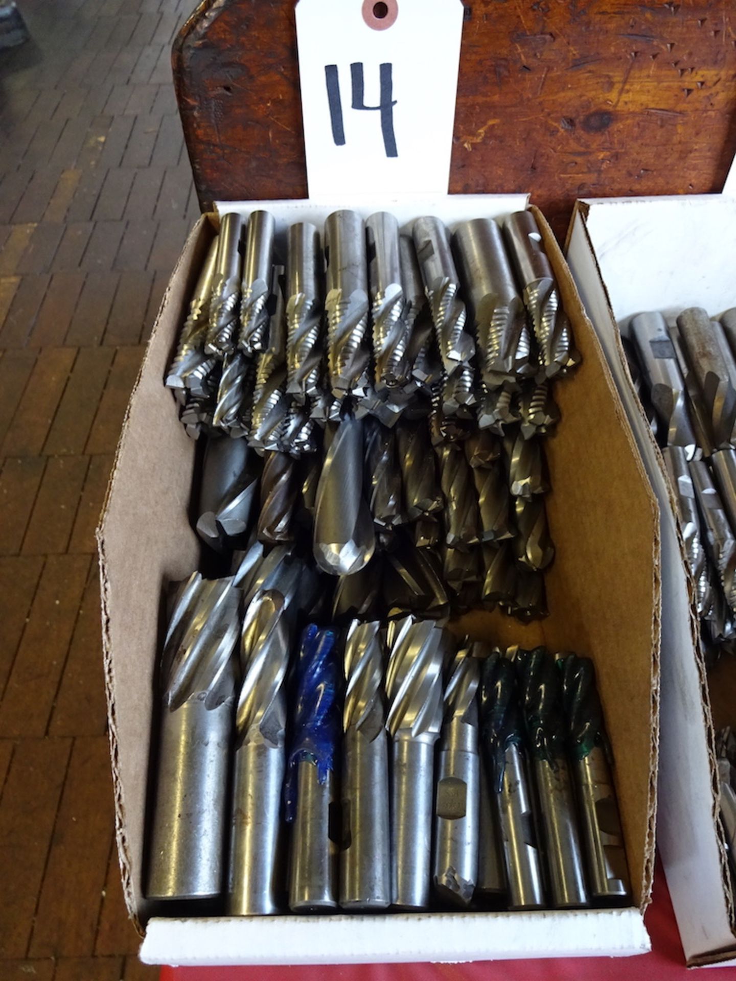 LOT: Assorted Single-End Milling Cutters