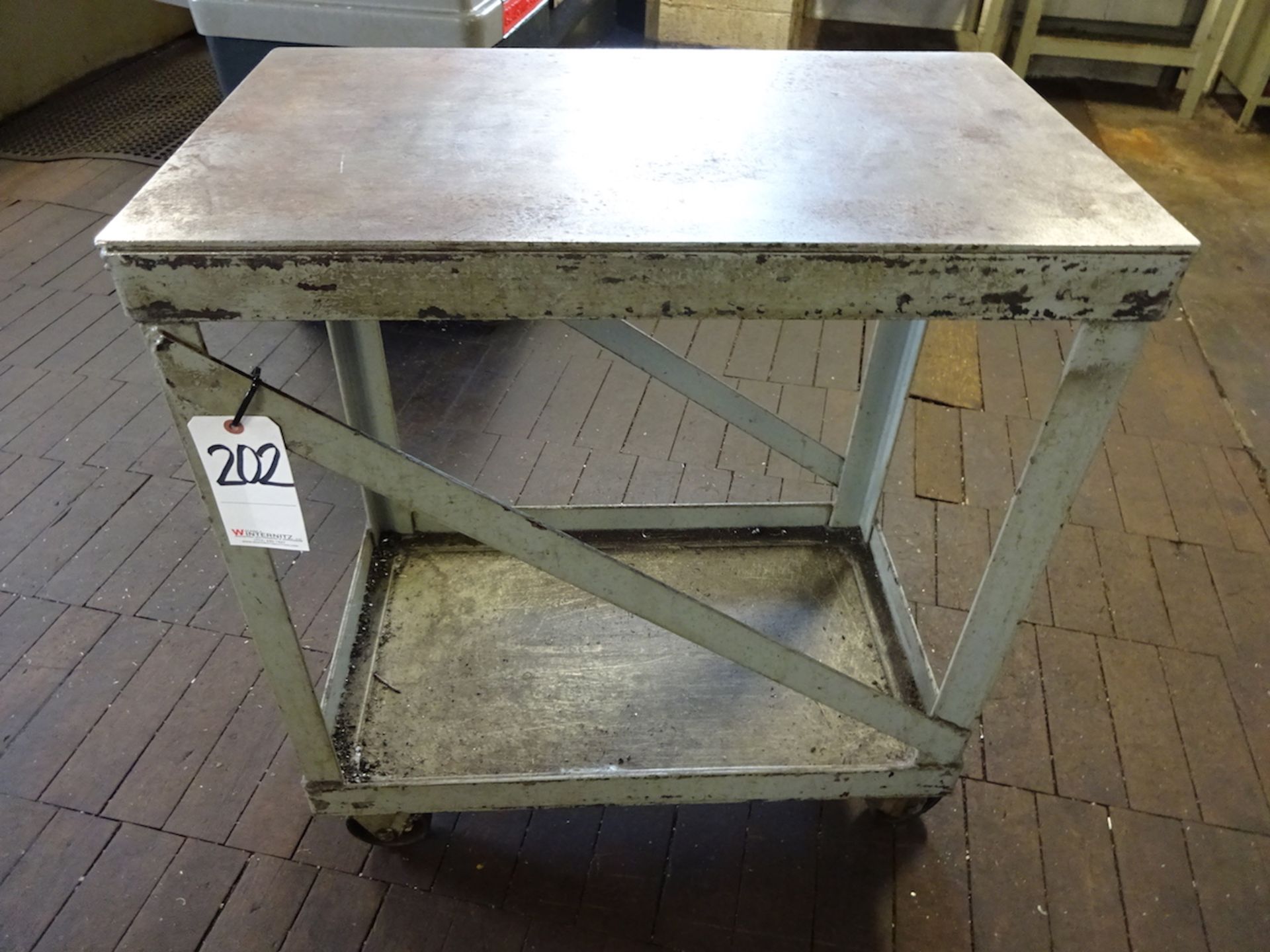 29 in. x 17-1/2 in. Shop Cart