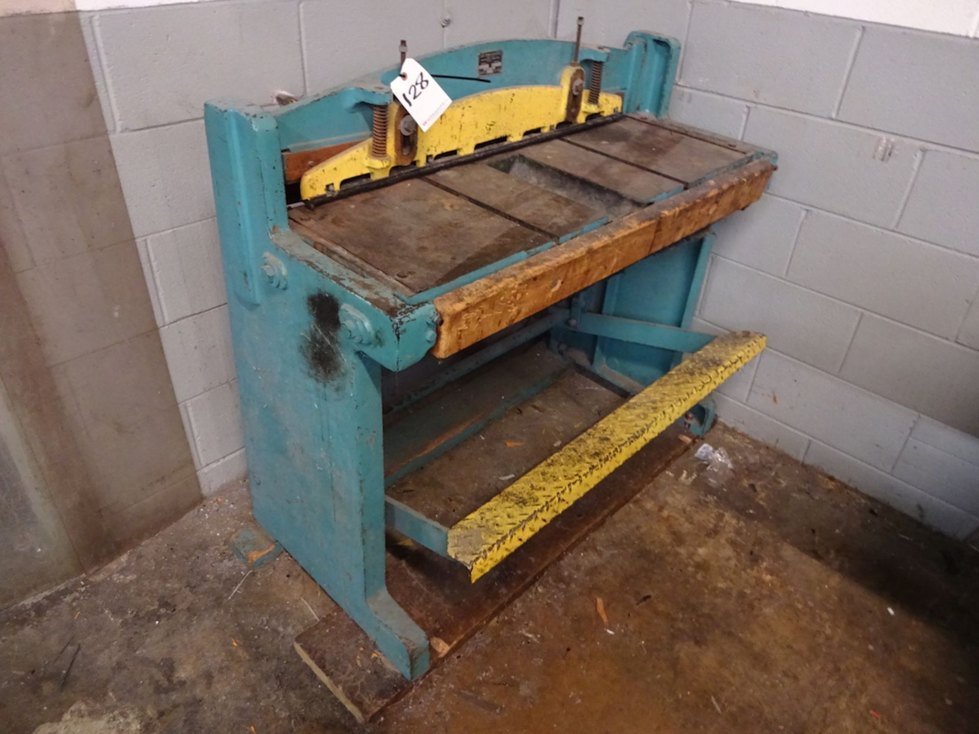 PEXTO 37” MODEL 137-BK KICK SHEAR: S/N 12/59