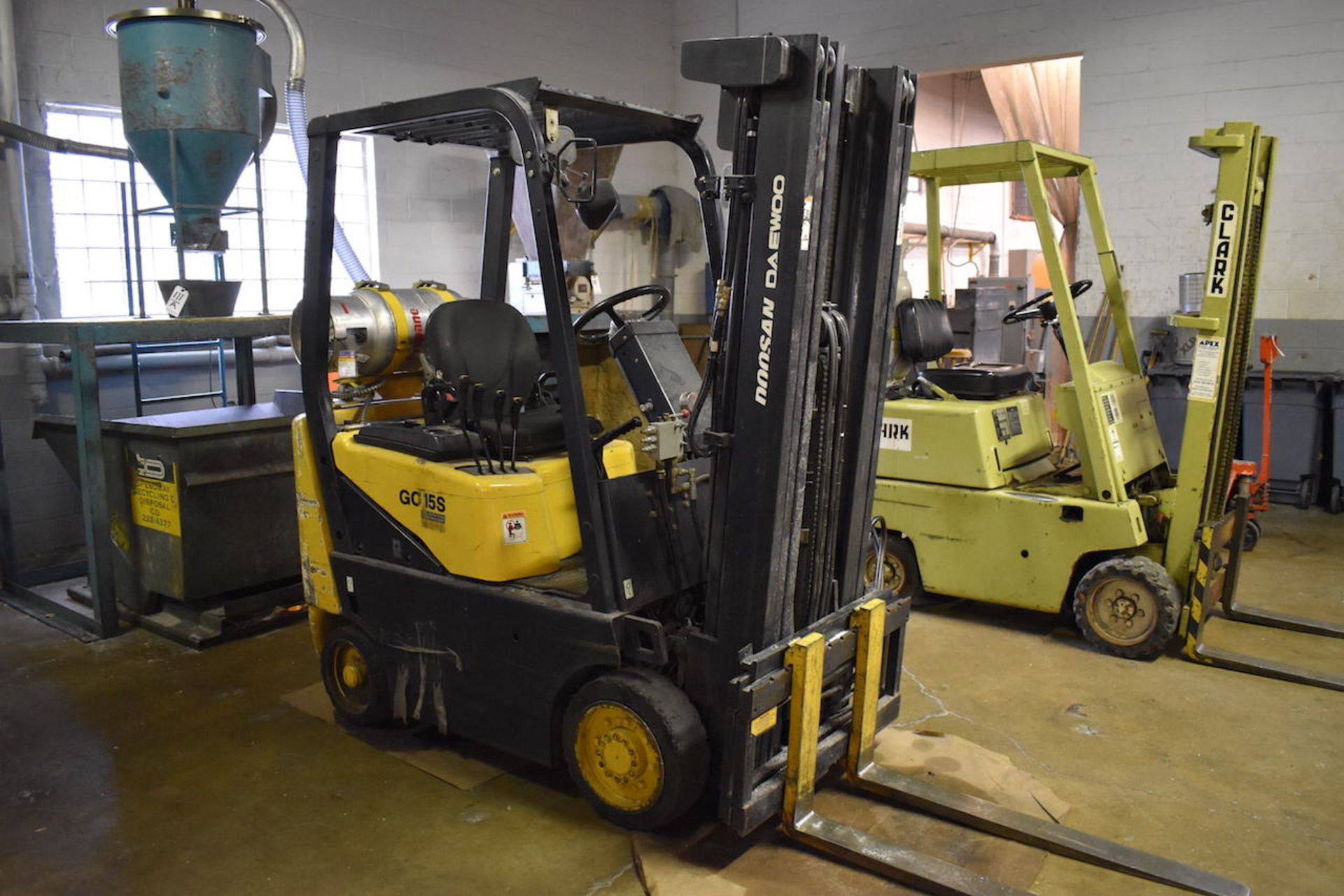 DOOSAN 2200LB. CAP. MODEL GC15S LP FORKLIFT TRUCK: - Image 2 of 7