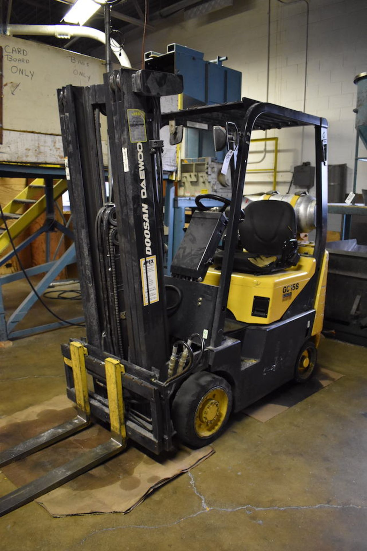 DOOSAN 2200LB. CAP. MODEL GC15S LP FORKLIFT TRUCK: