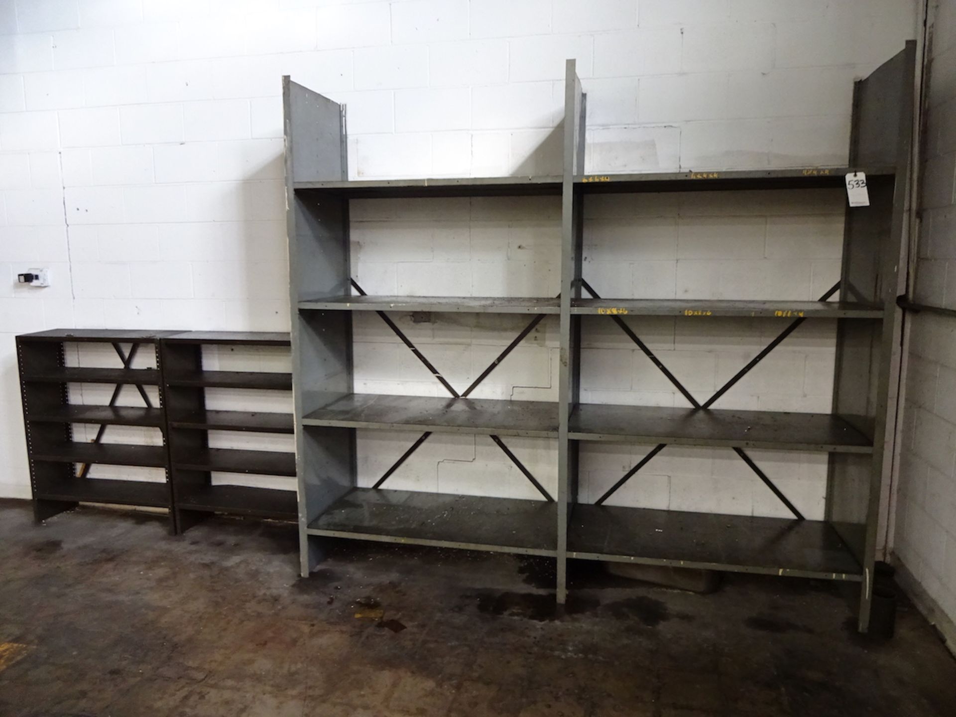 LOT: Steel Shelving