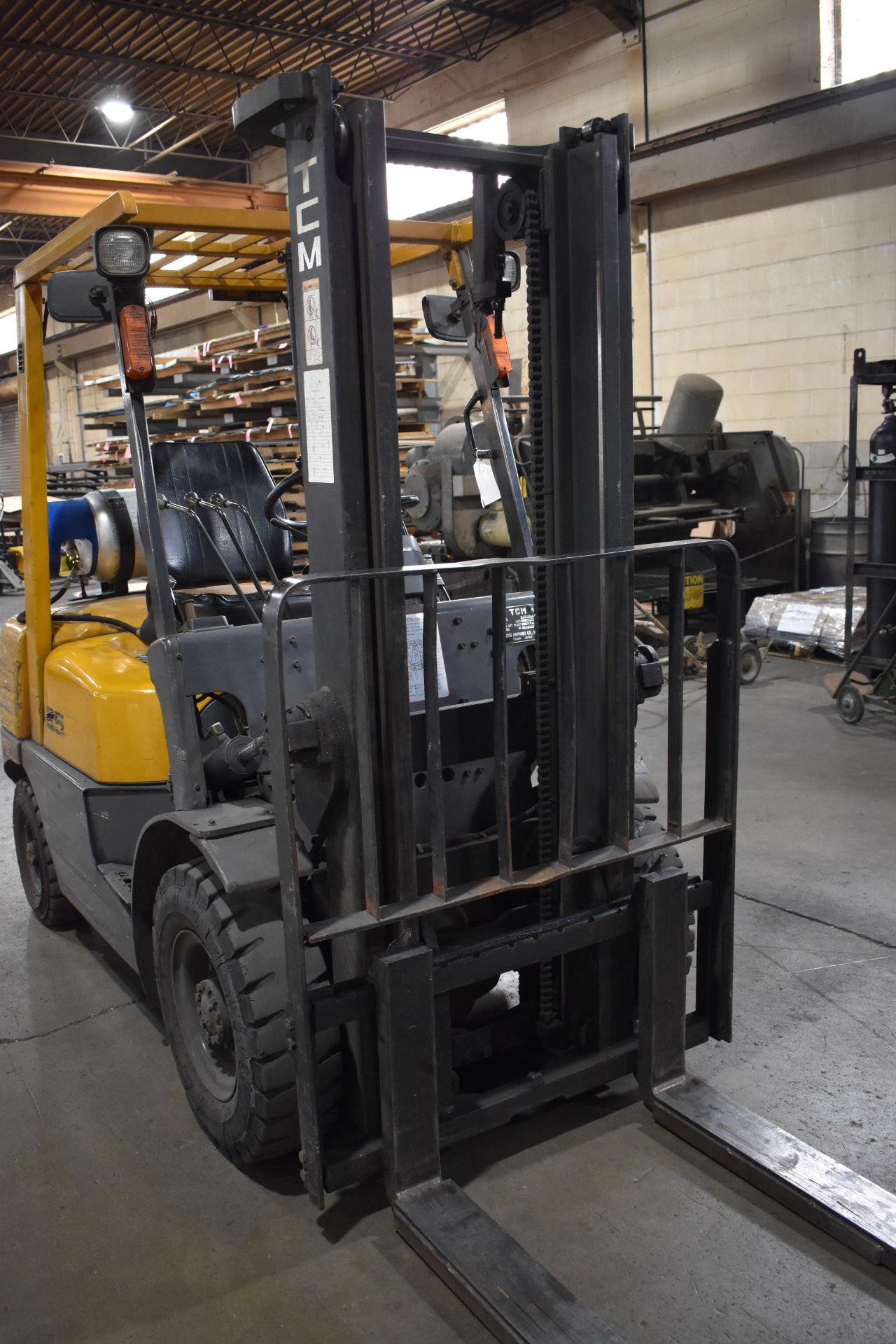 TCM 5000 lb. Model FG25N5T LP Forklift Truck, S/N A31757815, 2-Stage Mast, 60 in. Forks with - Image 5 of 8