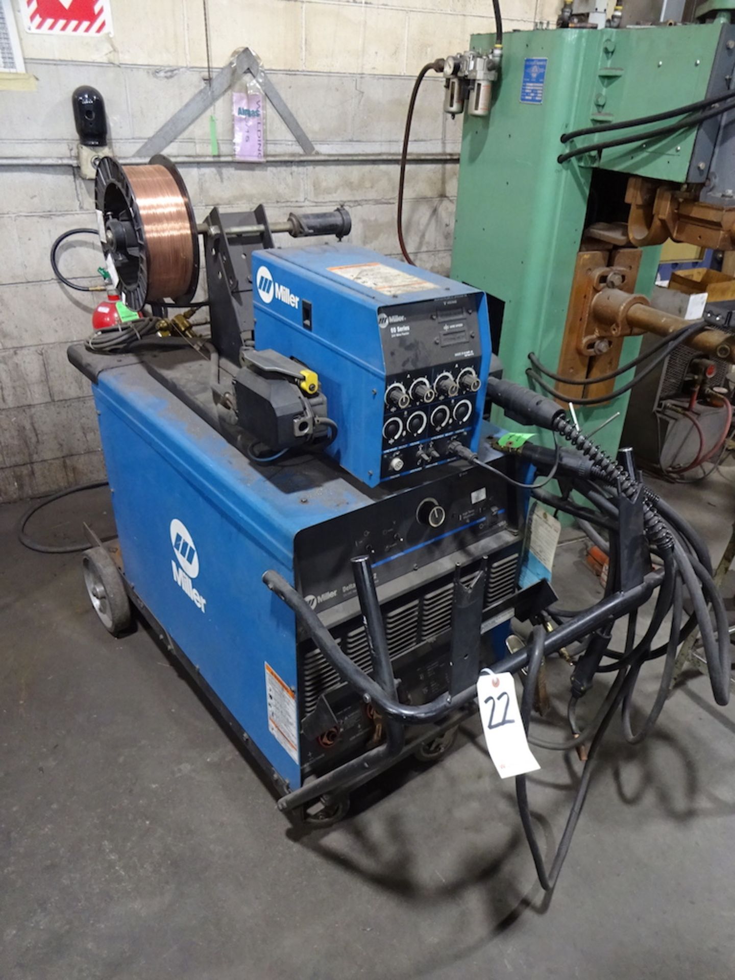 Miller Deltaweld 452 CV-DC Welding Power Source, S/N KH424709, Miller 60 Series 24 Volt Wire Feeder