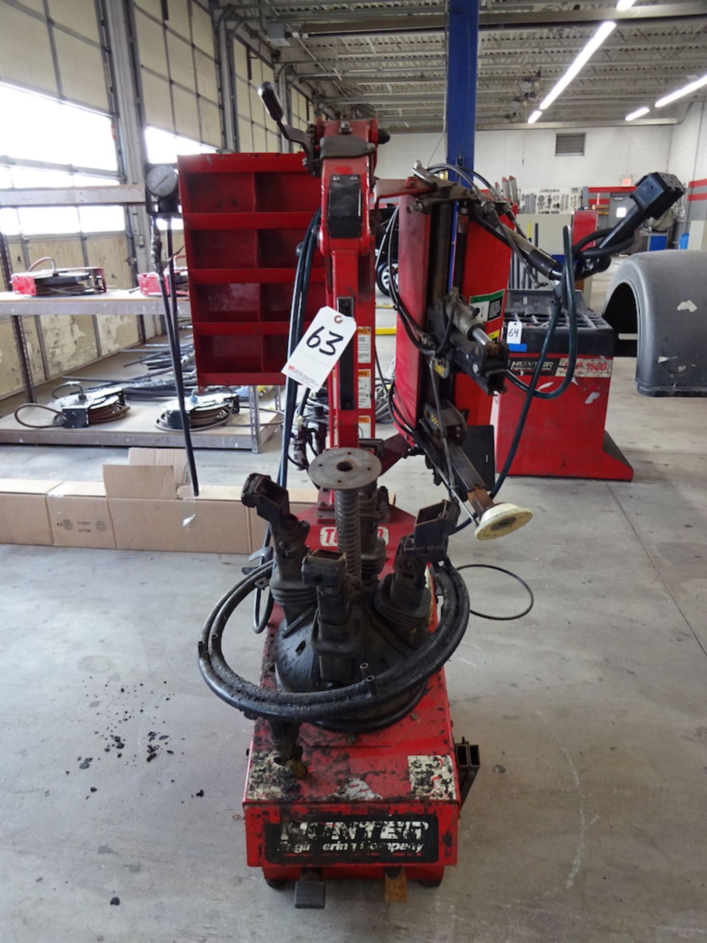 HUNTER MODEL TC 3500 TIRE CHANGER