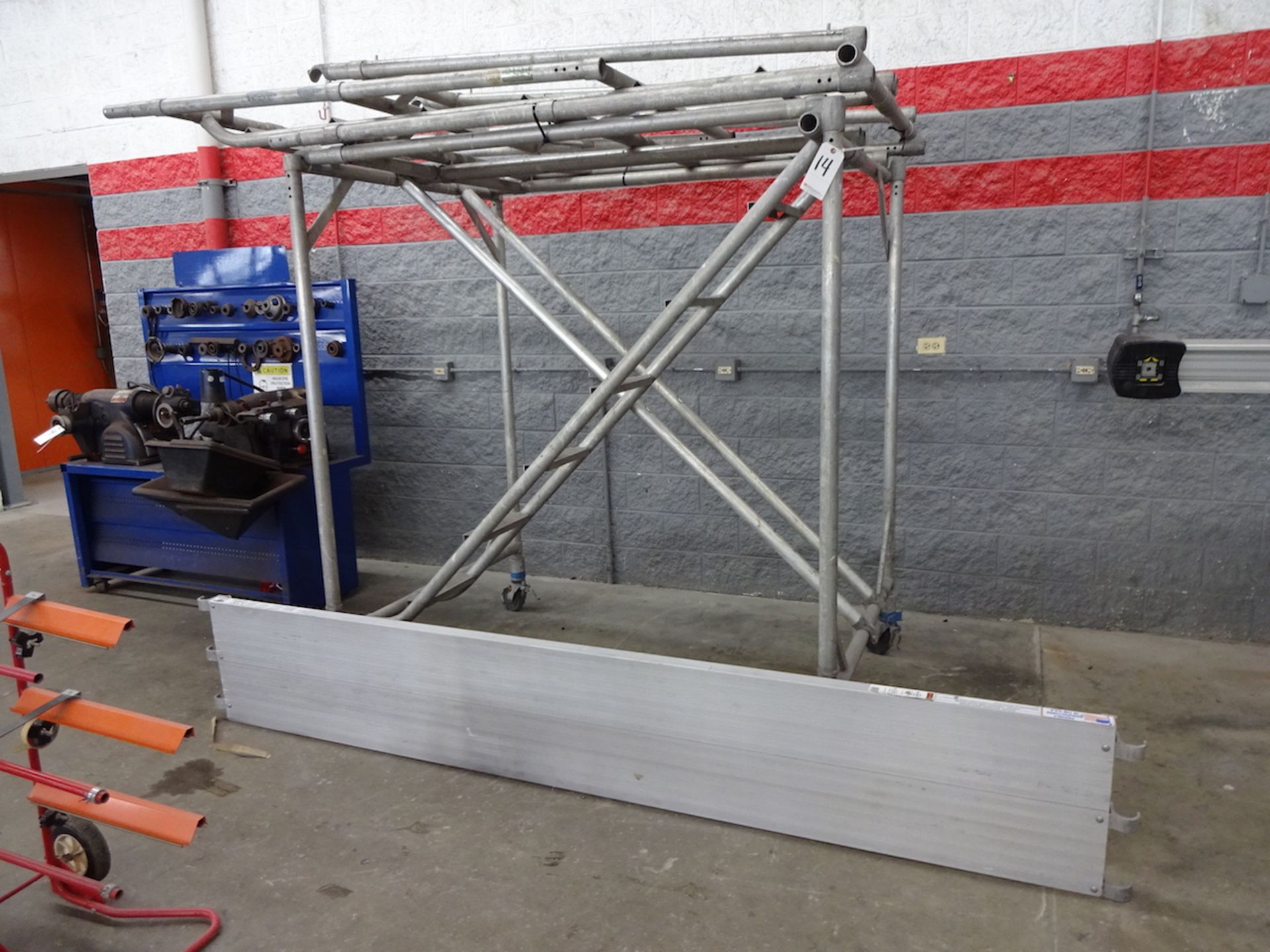 LOT: WERNER ALDEK ALUMINUM SCAFFOLDING