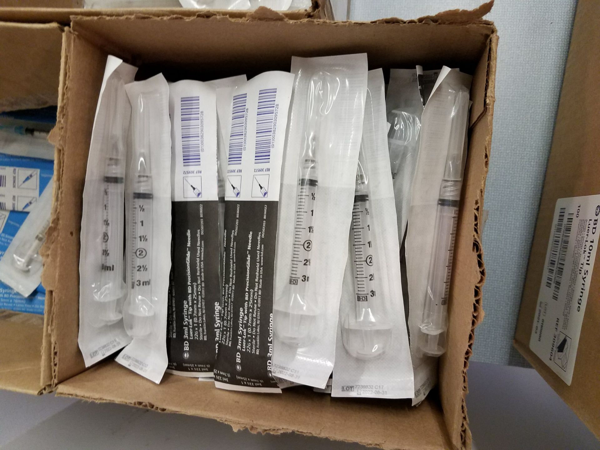 6 BOXES OF DISPOSABLE SYRINGS - Image 3 of 6