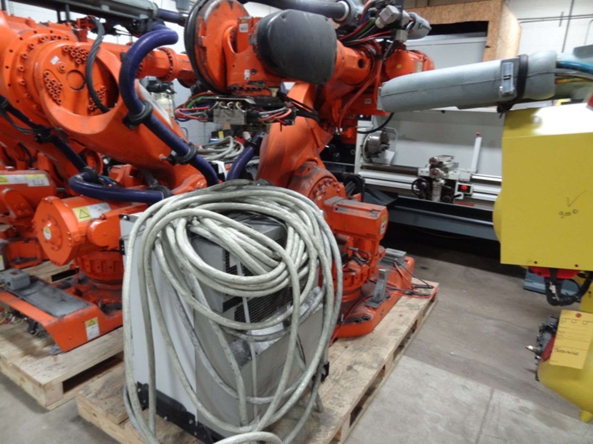 ABB ROBOT IRB 7600-340/2.8 WITH IRC 5 CONTROLS, CABLES & TEACH, YEAR 2012, SM 76-65449, LOCATION MI