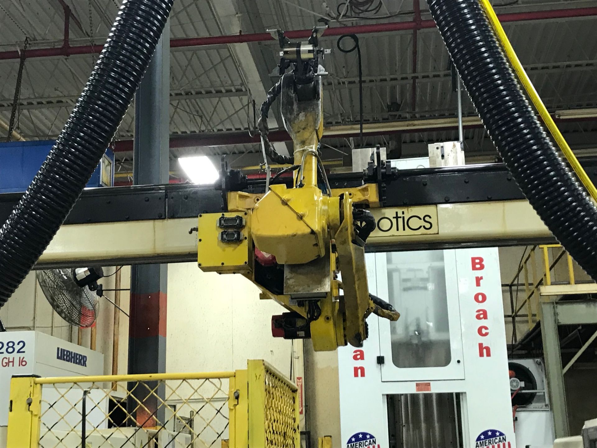 FANUC GANTRY ROBOT WITH 23' RAIL, MODEL M-16IT, RJ3 CONTROL, SN E99700189, YEAR 07-99 LOCATION IL