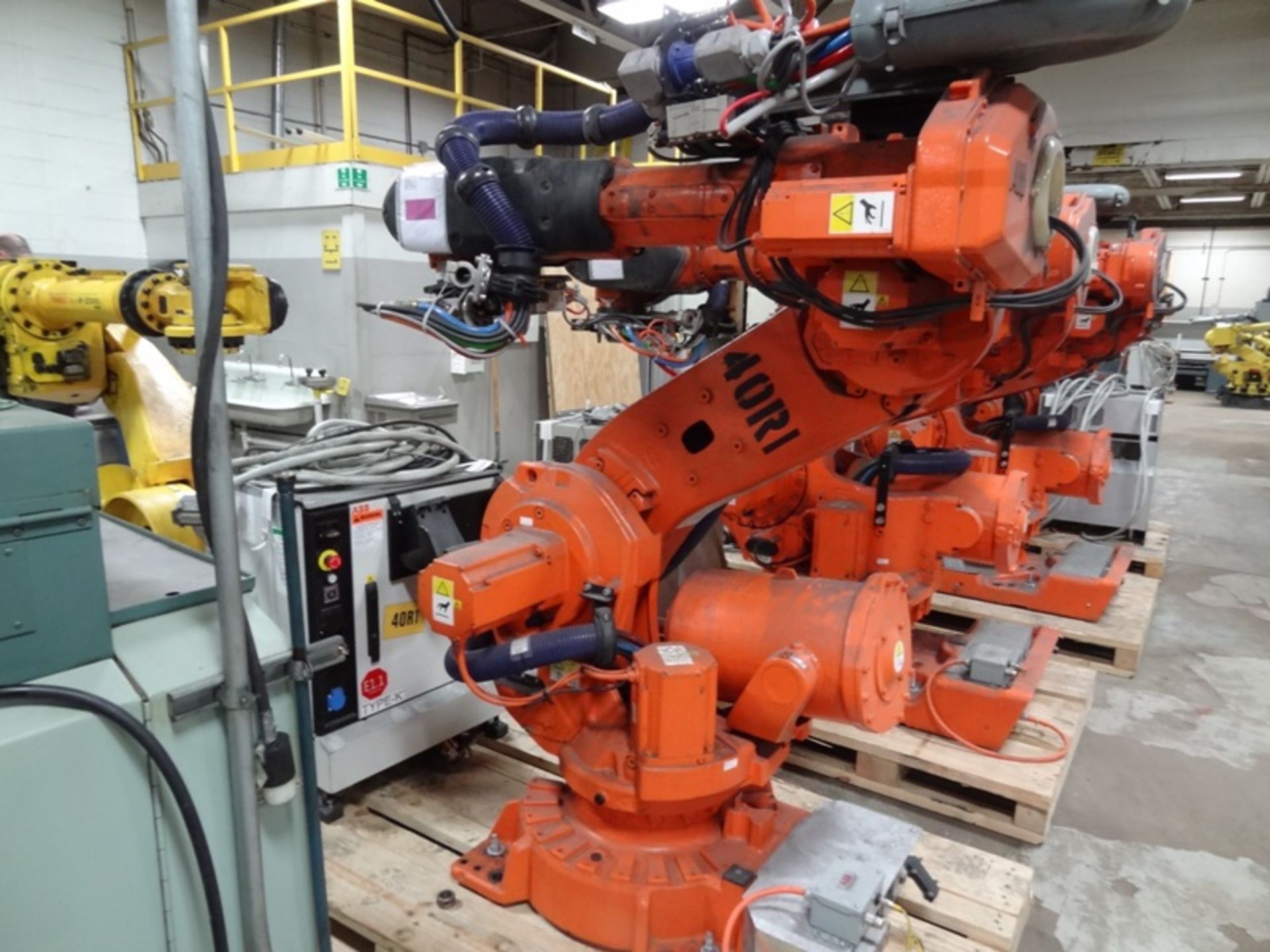 ABB ROBOT IRB 6640-235/2.55 WITH IRC 5 CONTROLS, CABLES & TEACH, YEAR 2012, SM 66-82938, LOCATION MI