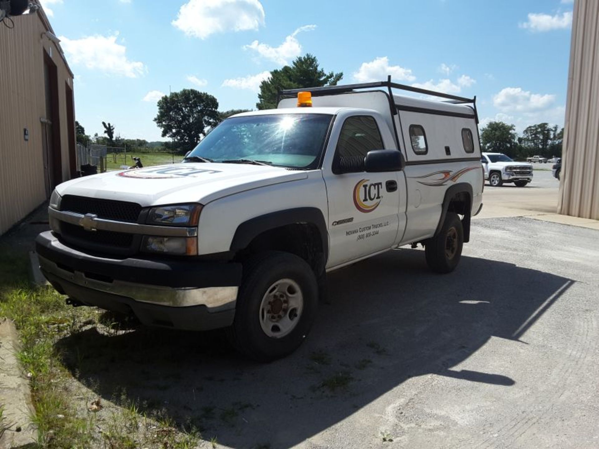 2004 Chevy 2500 HD 4 wheel drive pickup with 280,000 miles with truck aluminum cap also includes and