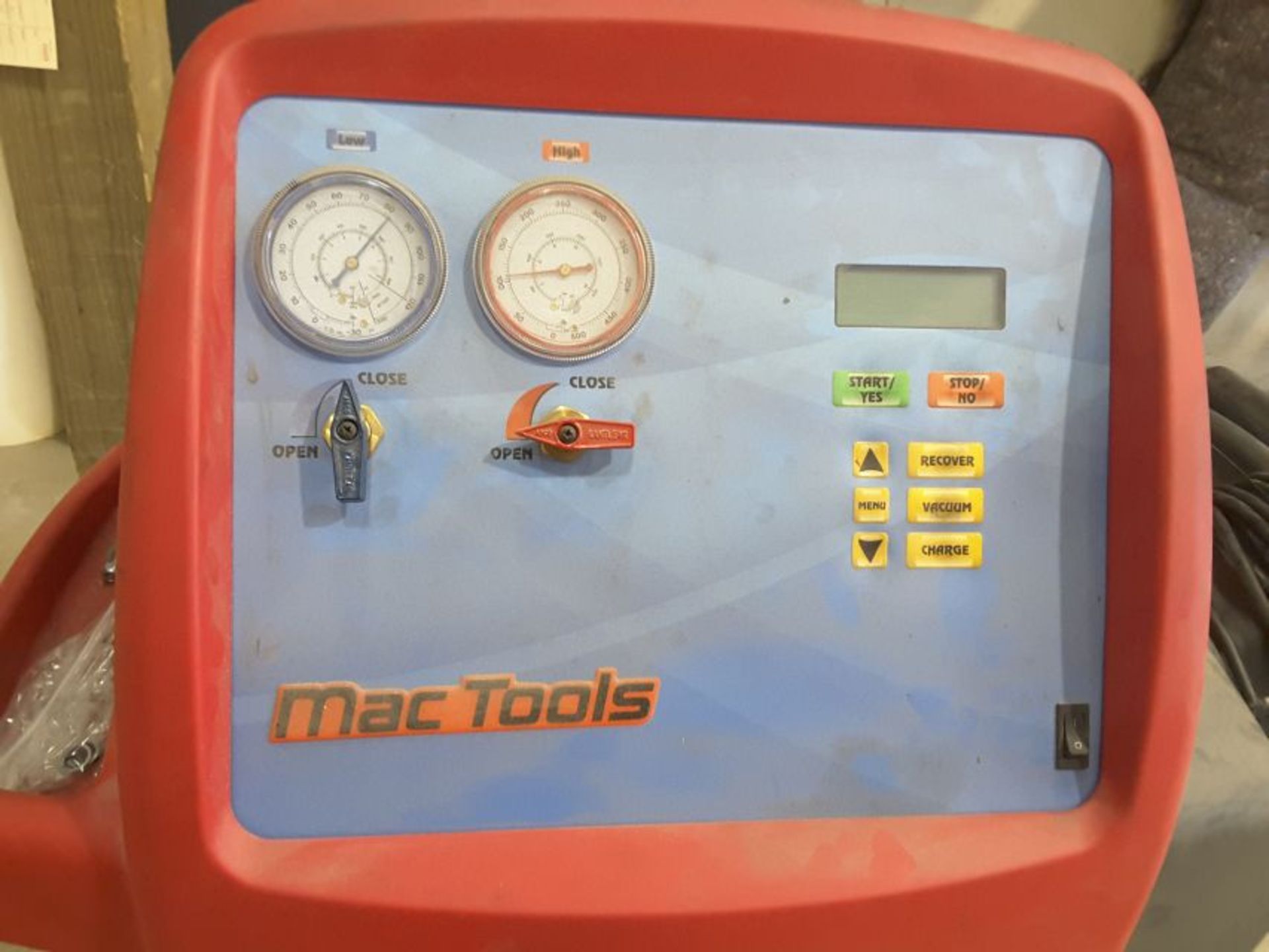 Mac tools refrigerant recovery and recharge unit model AC34288, recycling, recovery and recharging - Image 3 of 3