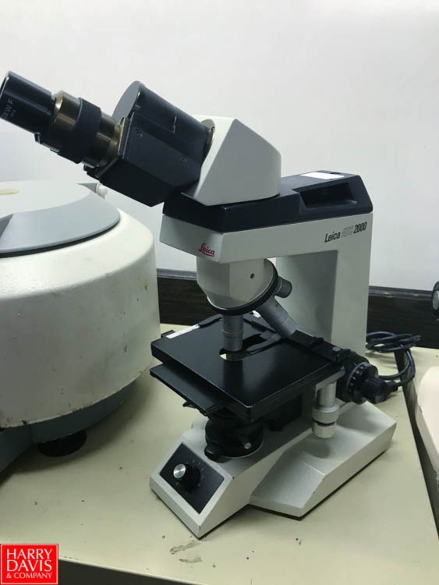 Leica Microscope, Model ATC2000 Rigging Fee: $ 25 Location: Pittsburgh, PA