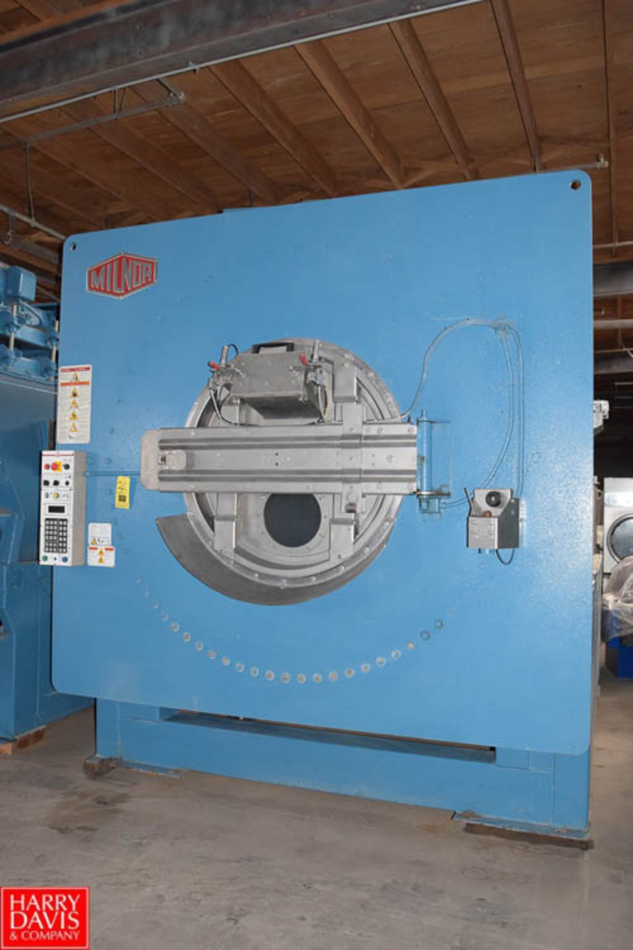 2008 Milnor 900 LB Capacity Industrial Washer, Model 72058J2N, S/N 0803623701 Rigging Fee: $300