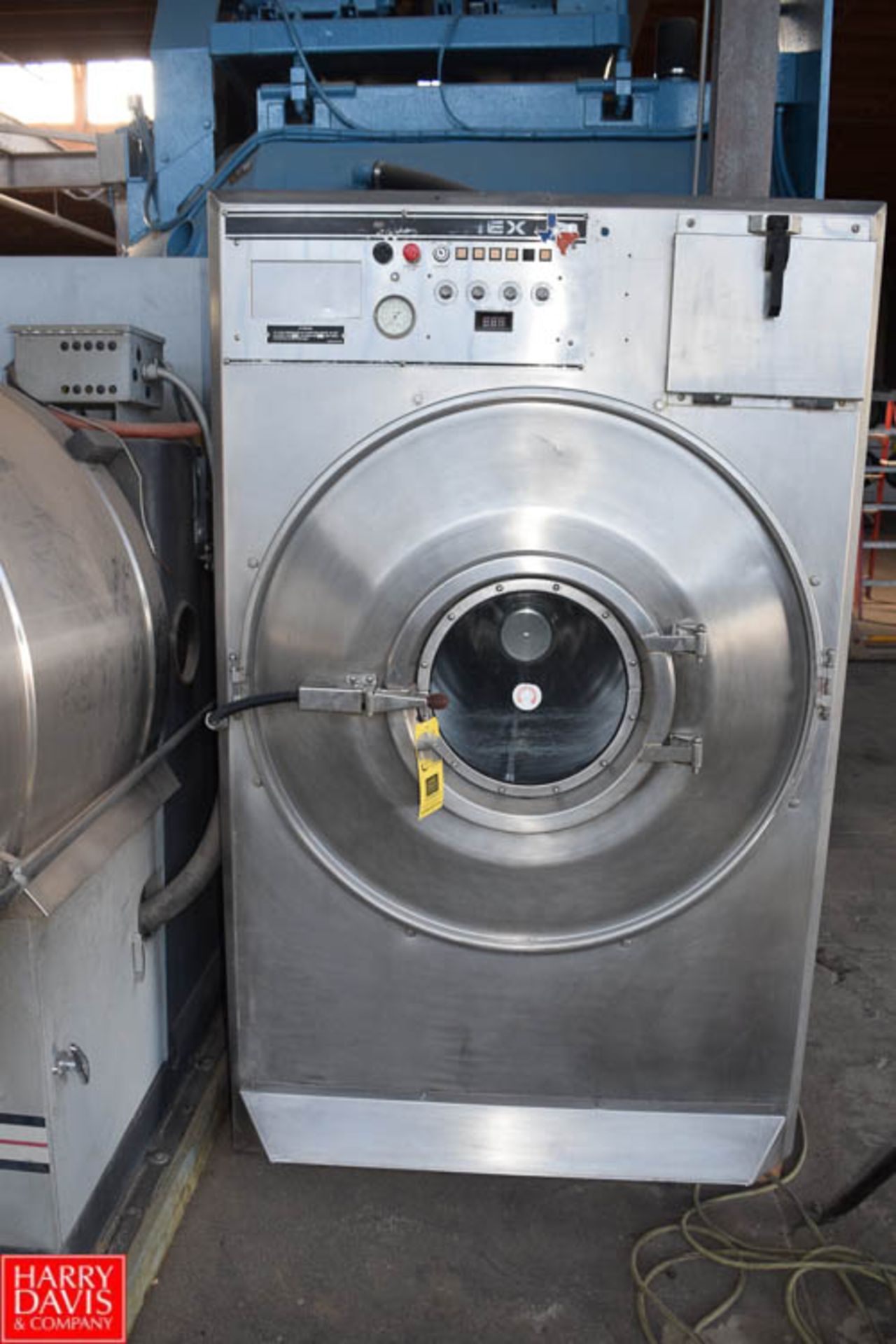Washex 90 LB Capacity S/S Washer Extractor (Old Lot Number 84) Rigging Fee: $300