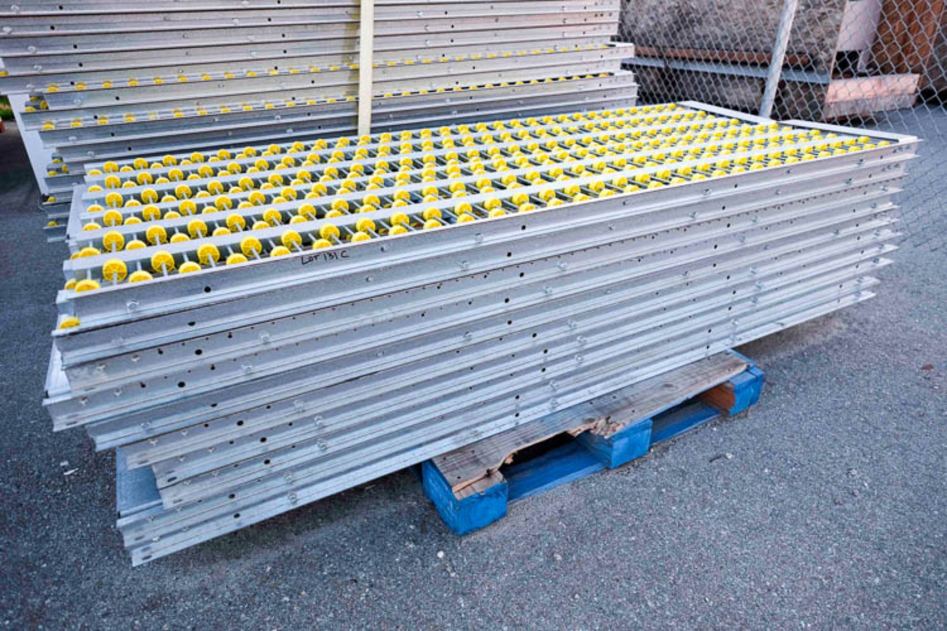 Unex Span-Track Roller Conveyor Sections, 18" Width x 8' Length - Rigging Fee: $ 50