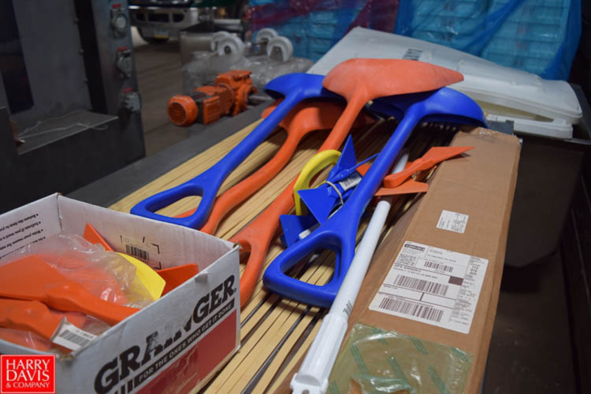 NEW Plastic Shovels and Brush Handles (Located in Pittsburgh, Pa) - Rigging Fee $ 25