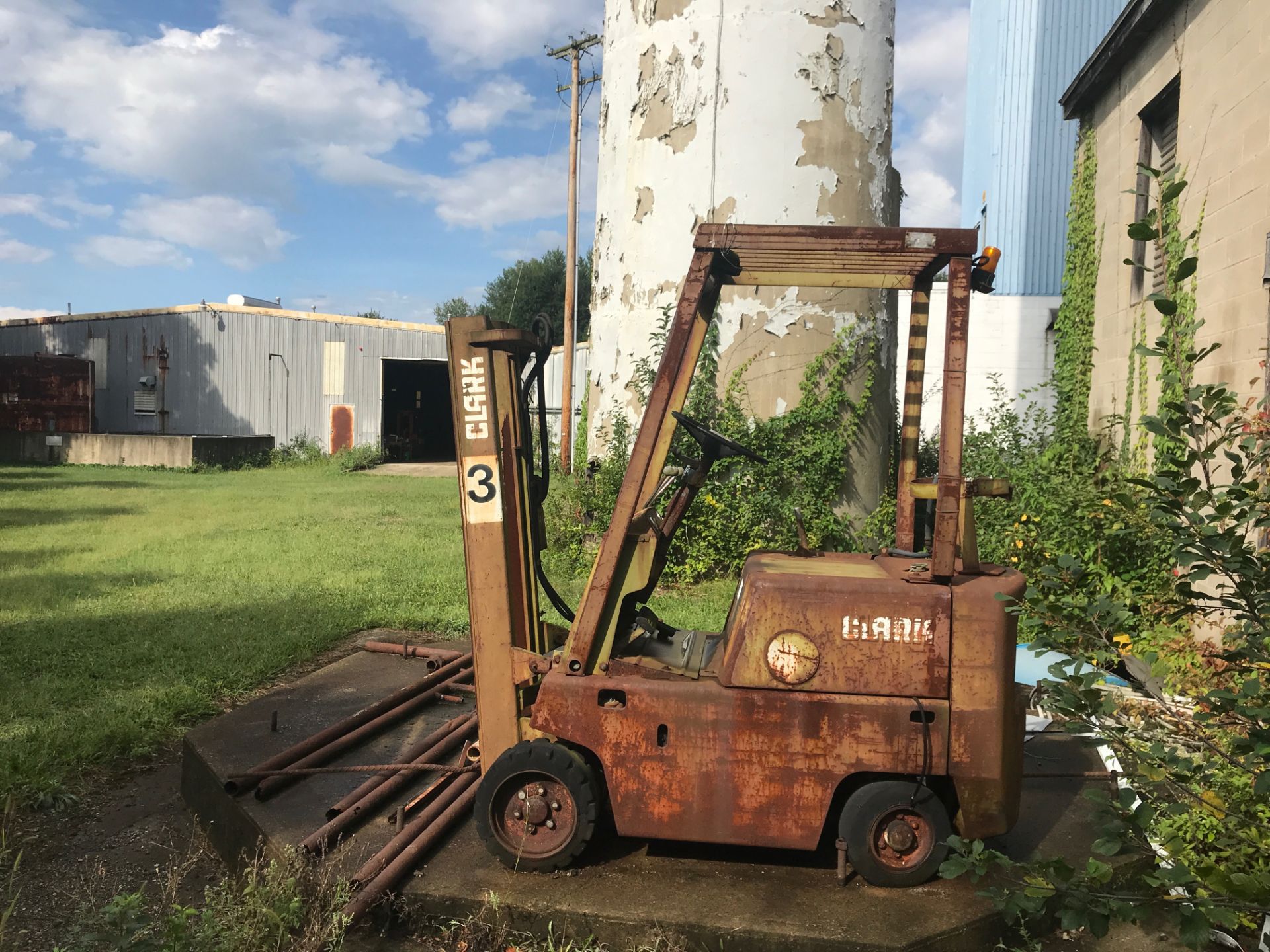 Cat and Clark Propane Fork Lifts, Parts Machine Rigging Fees: 300