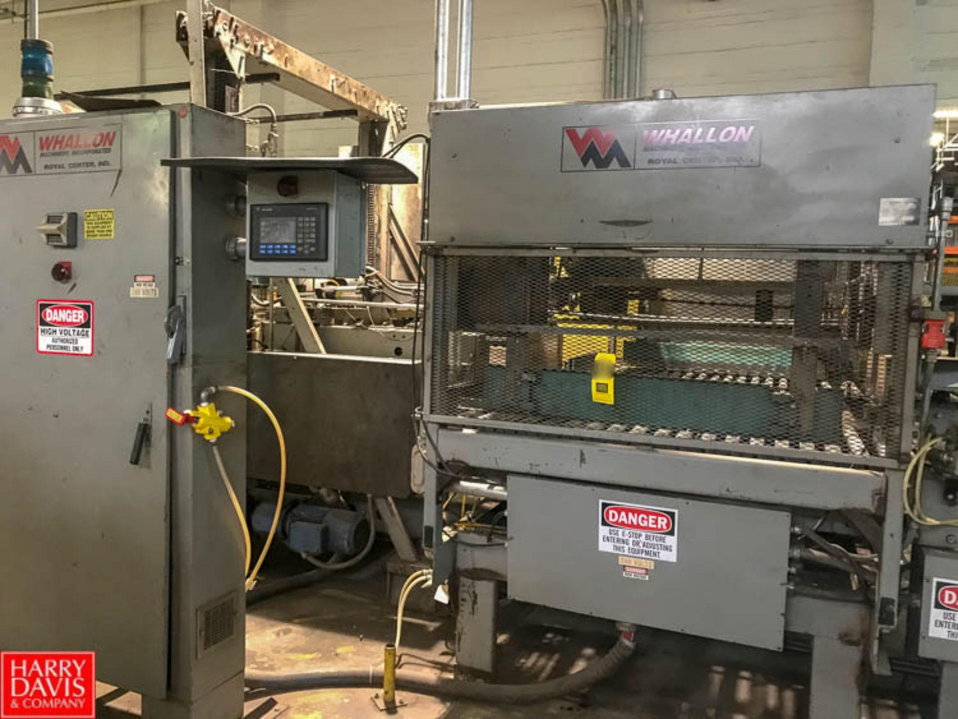 Whallon Palletizer with Conveyor and Allen Bradley Panel View 550 Controller (Located in Seneca, MO)