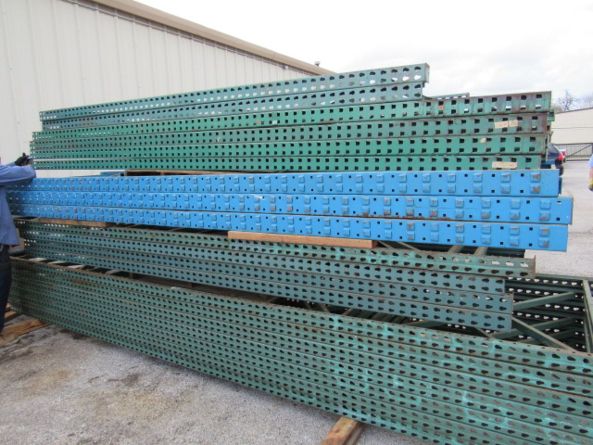 Lot of Pallet Racks with Uprights and Cross Beams - Image 2 of 14