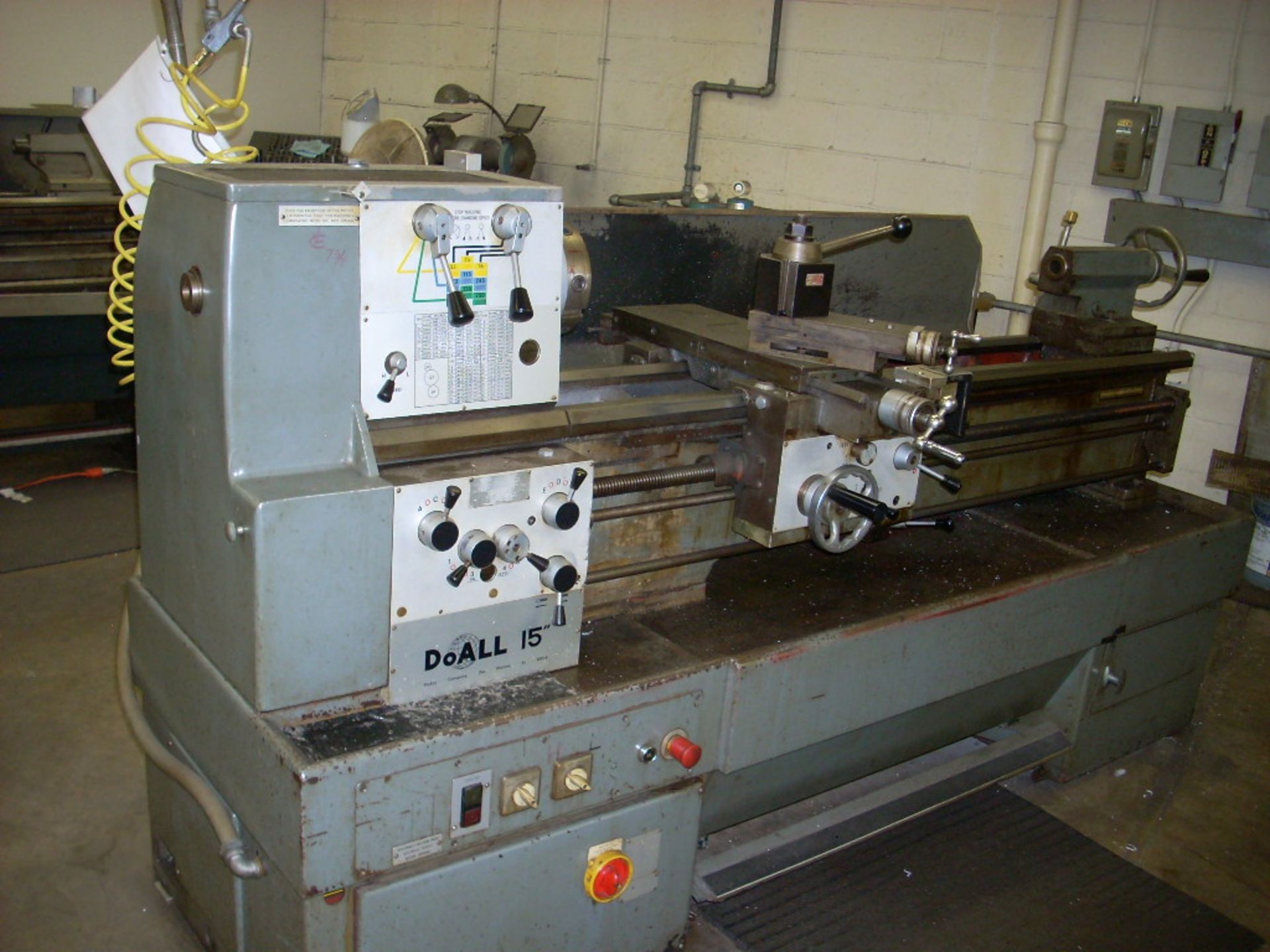 15" DoAll Model 190 Engine Lathe