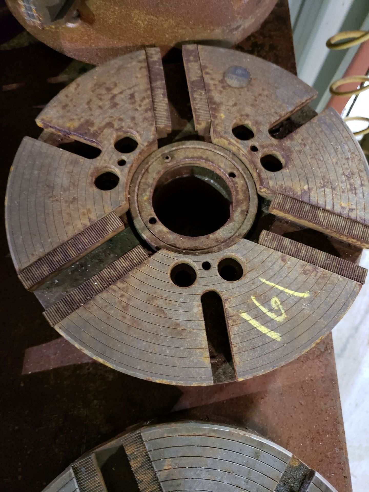 11" 3-JAW CHUCK